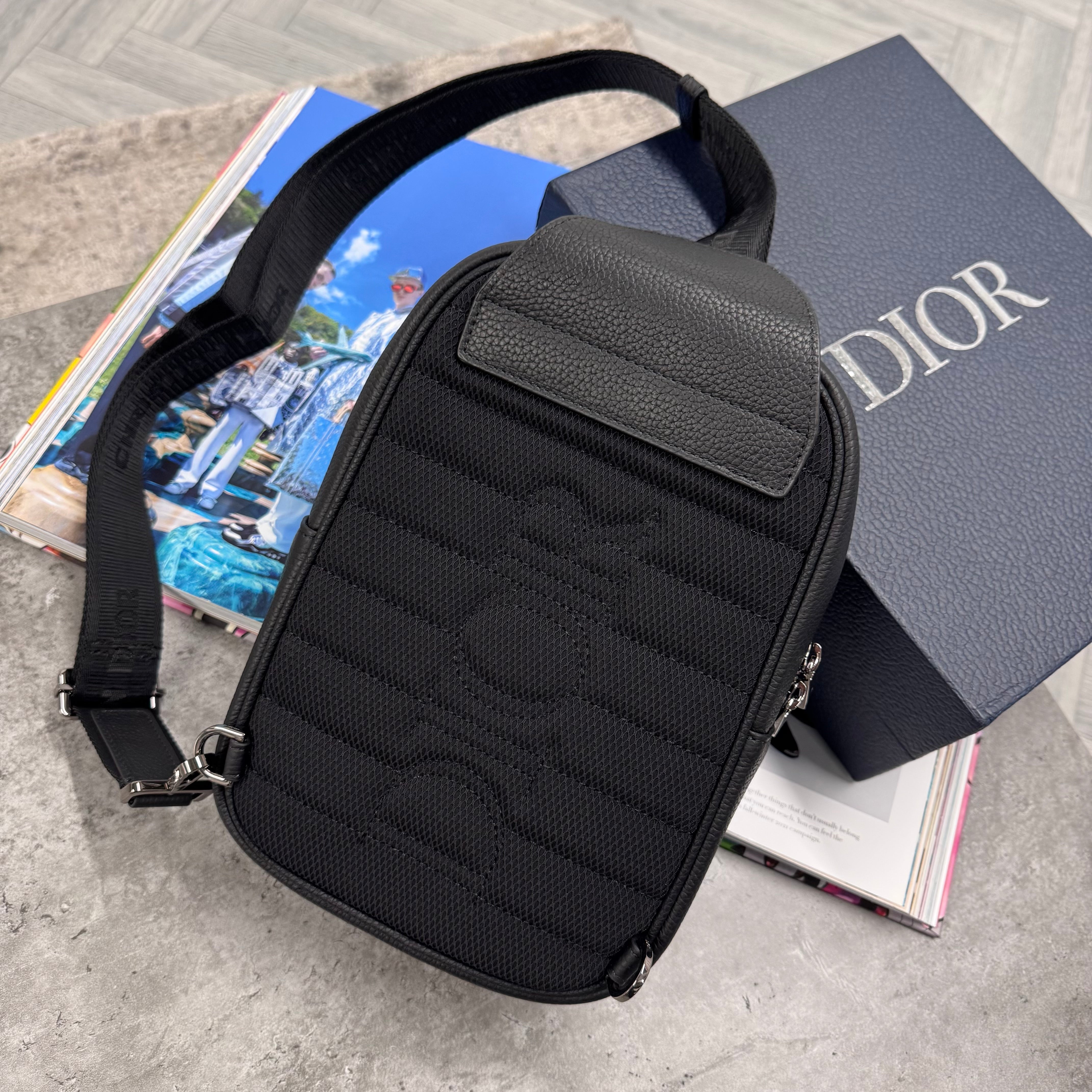 CD CROSSBODY SLING BAG - BLACK