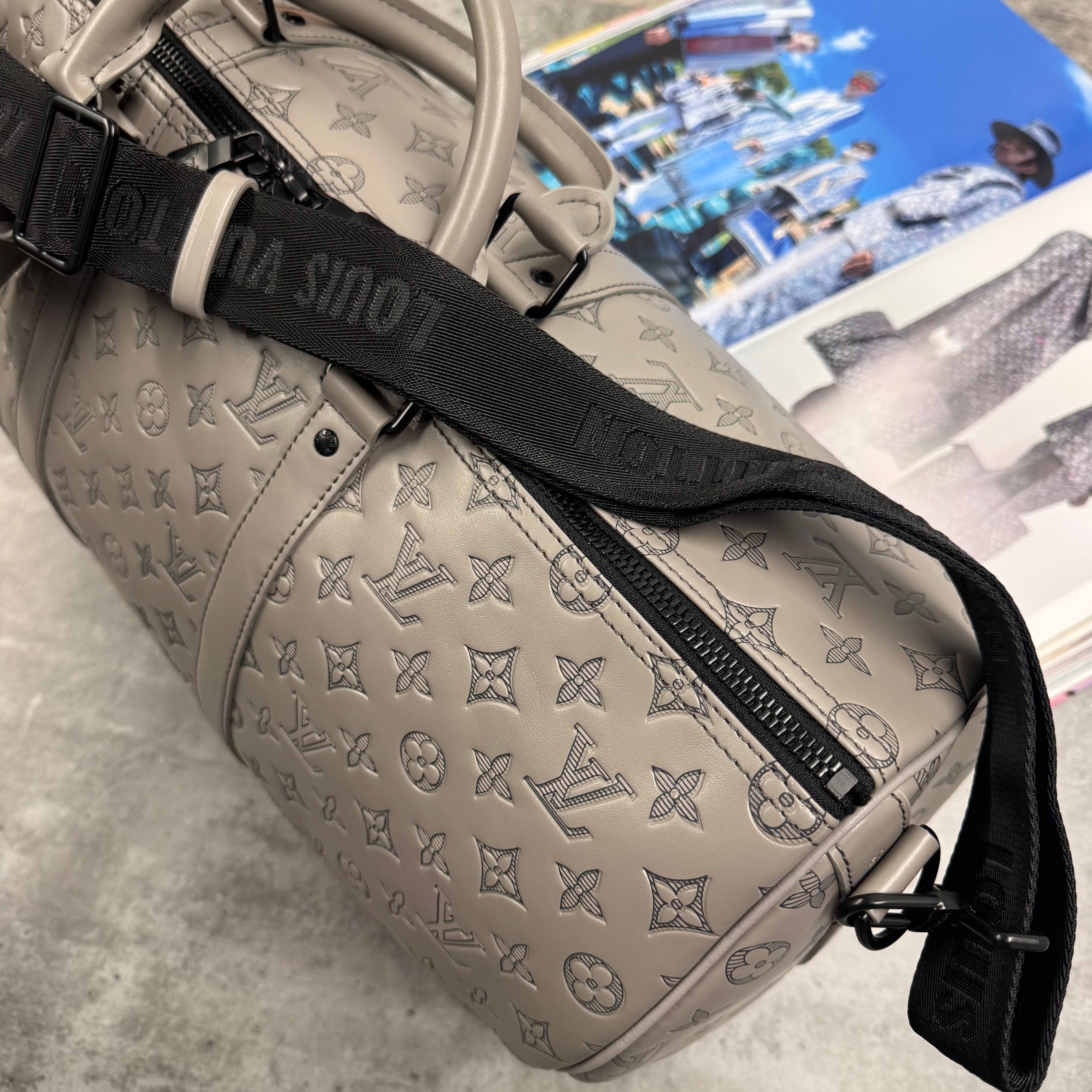 (PRE ORDER) LVE DUFFEL BAG (50) - GREY