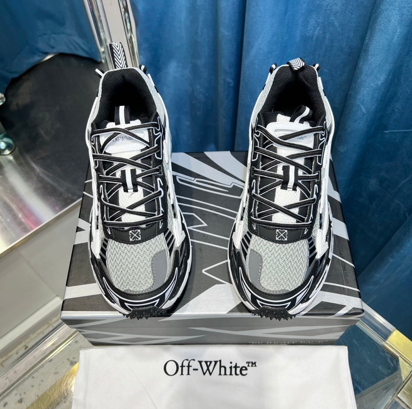 (PRE ORDER) OW TRAINER - BLACK / WHITE