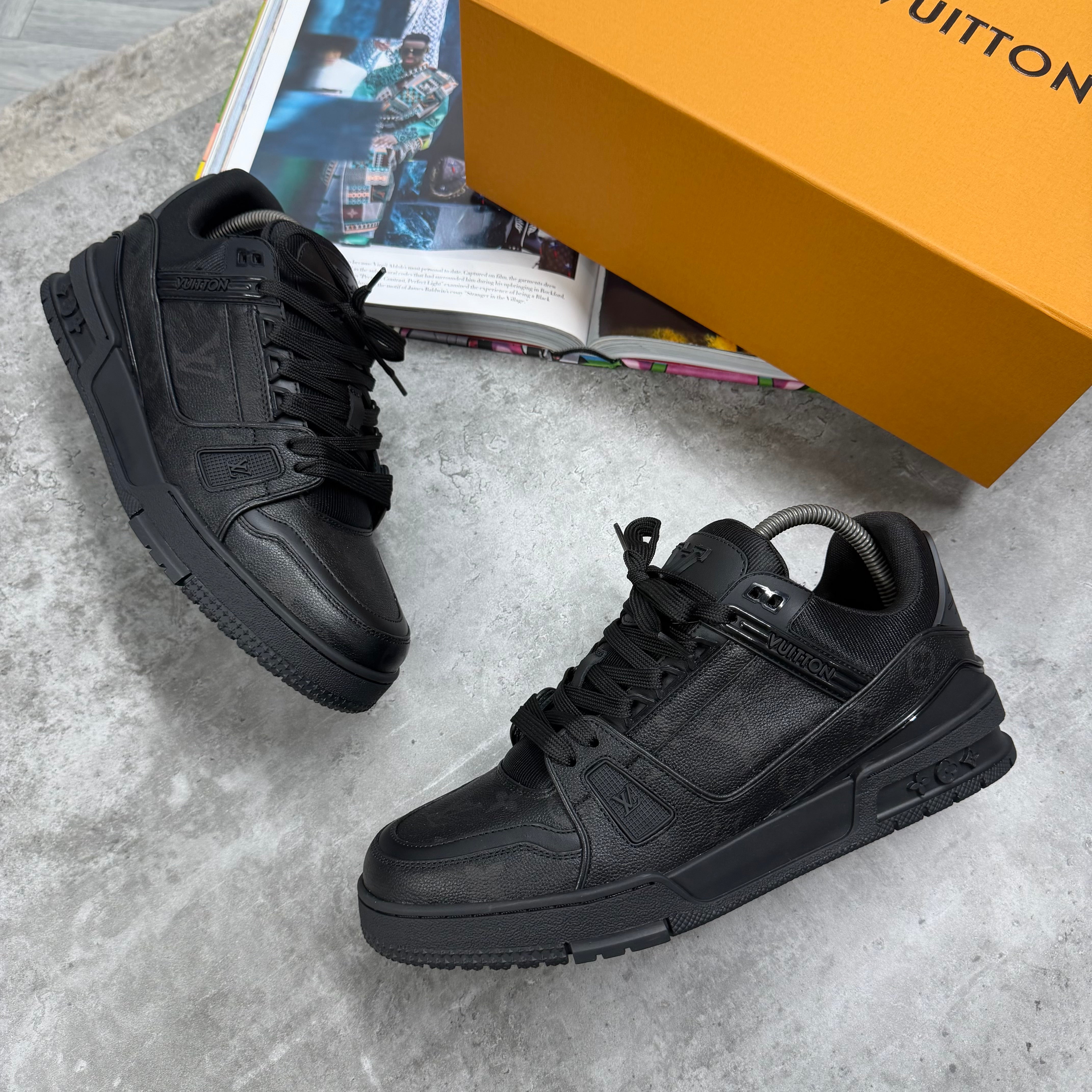 LVE MONOGRAM TRAINER - BLACK