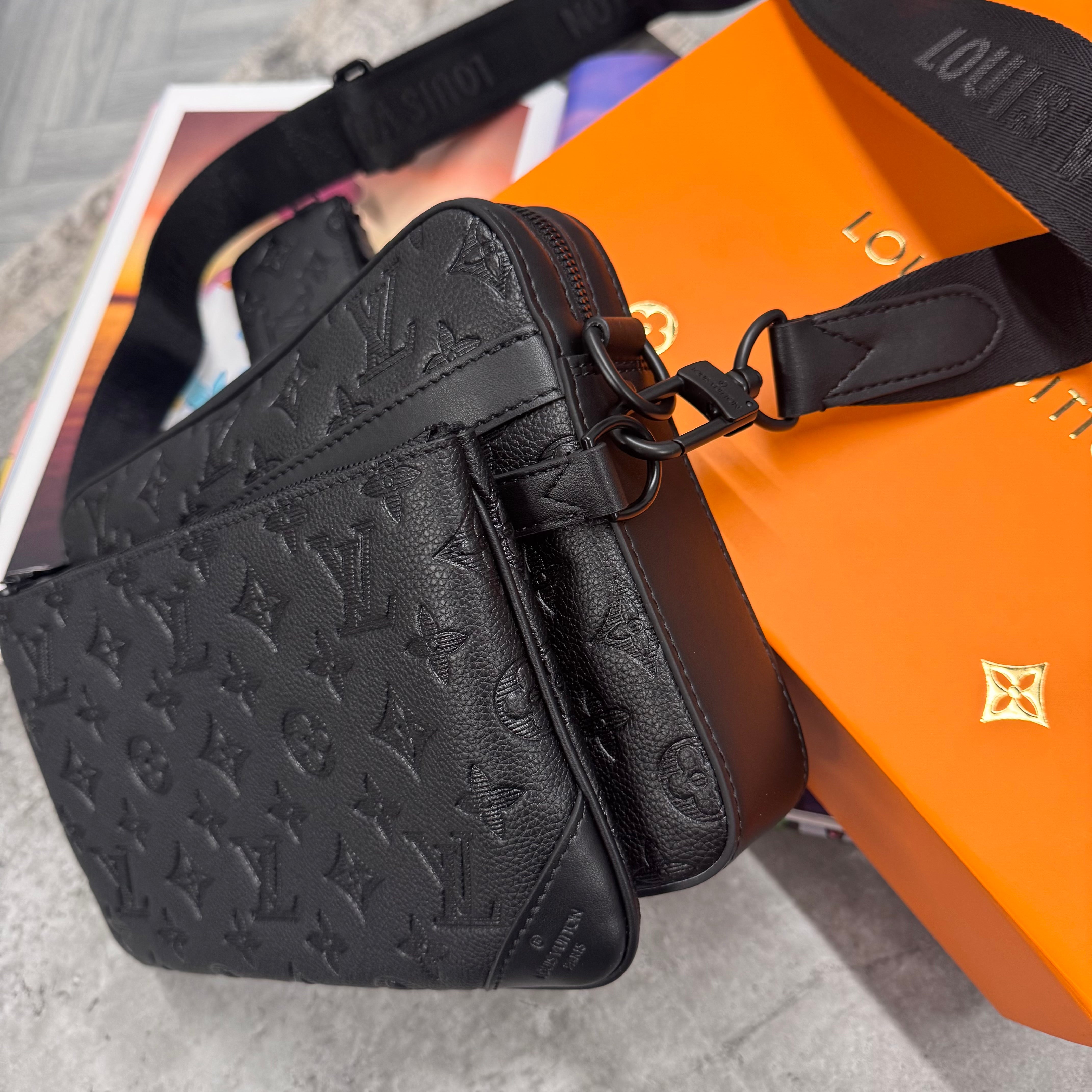 (PRE ORDER) LVE TRIO BAG - BLACK