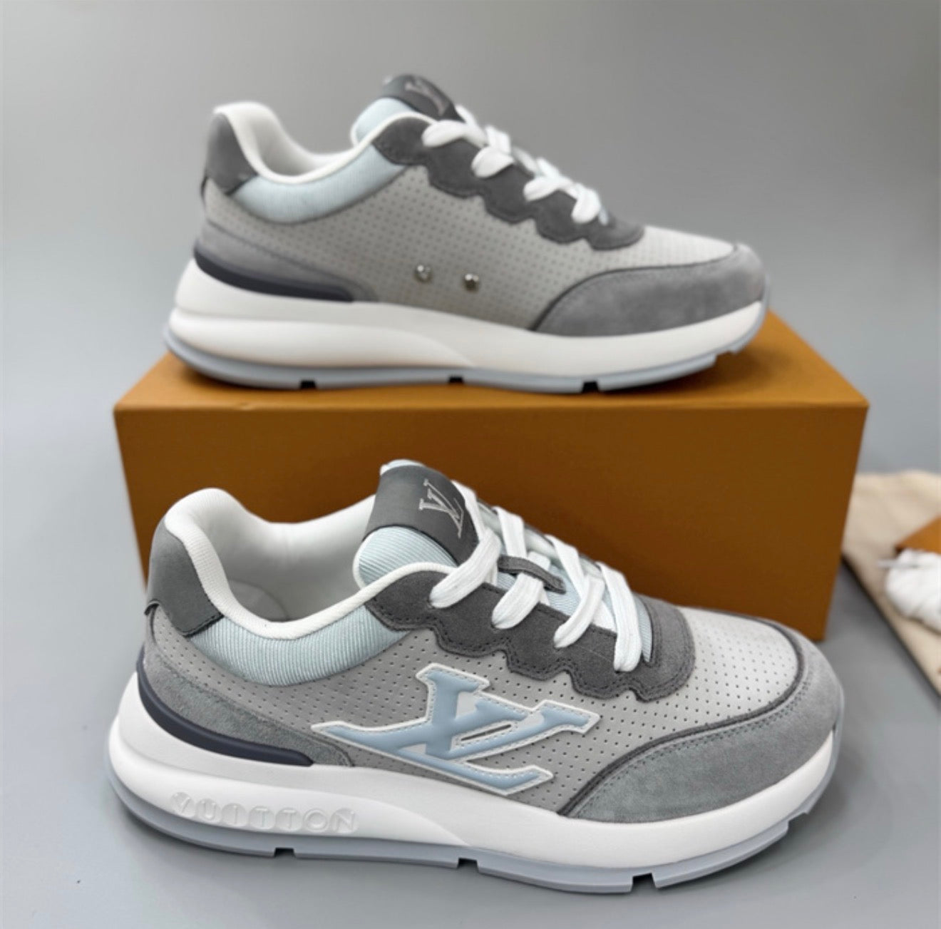 (PRE ORDER) LVE TRAINER - GREY