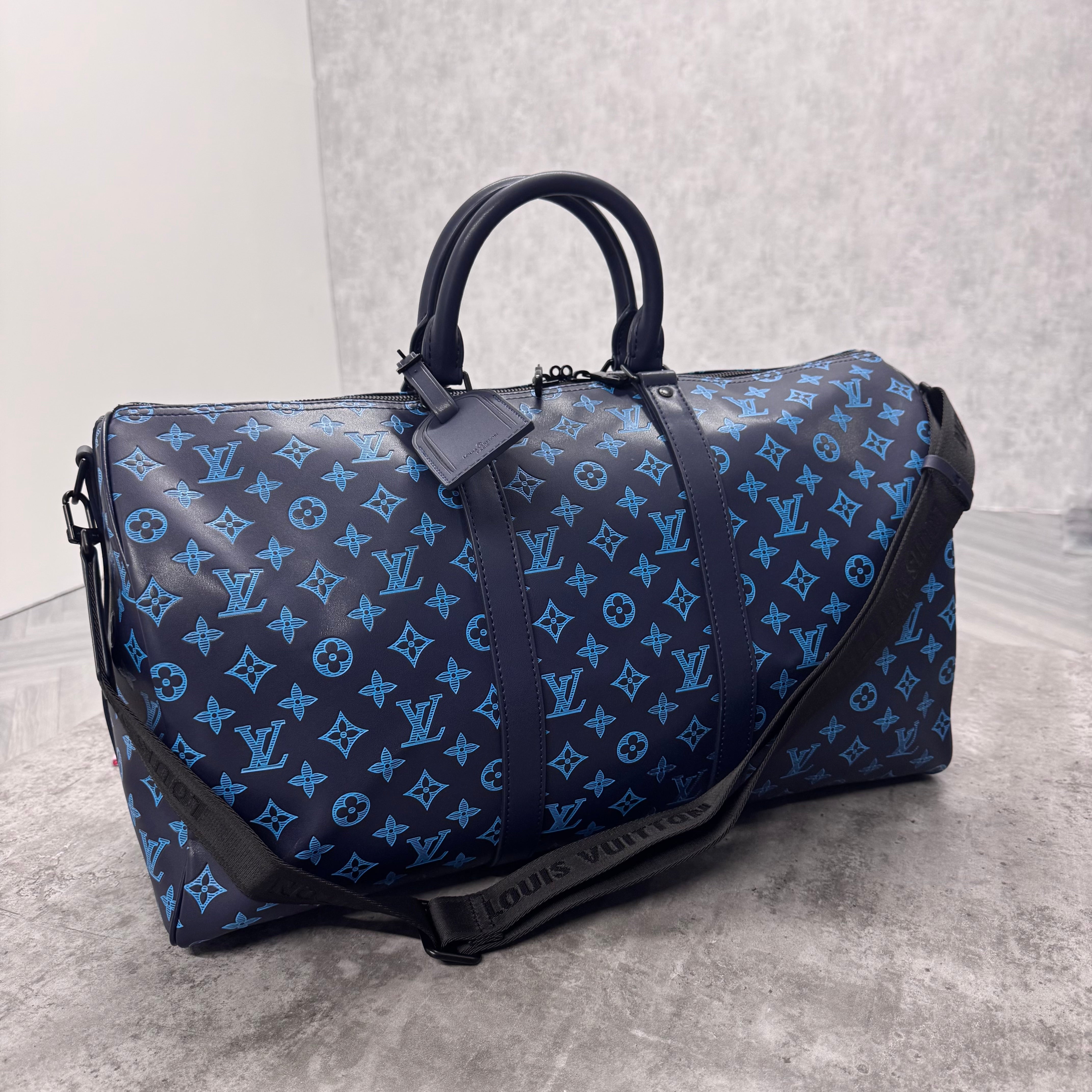 (PRE ORDER) LVE DUFFEL BAG (50) - NAVY / BLUE