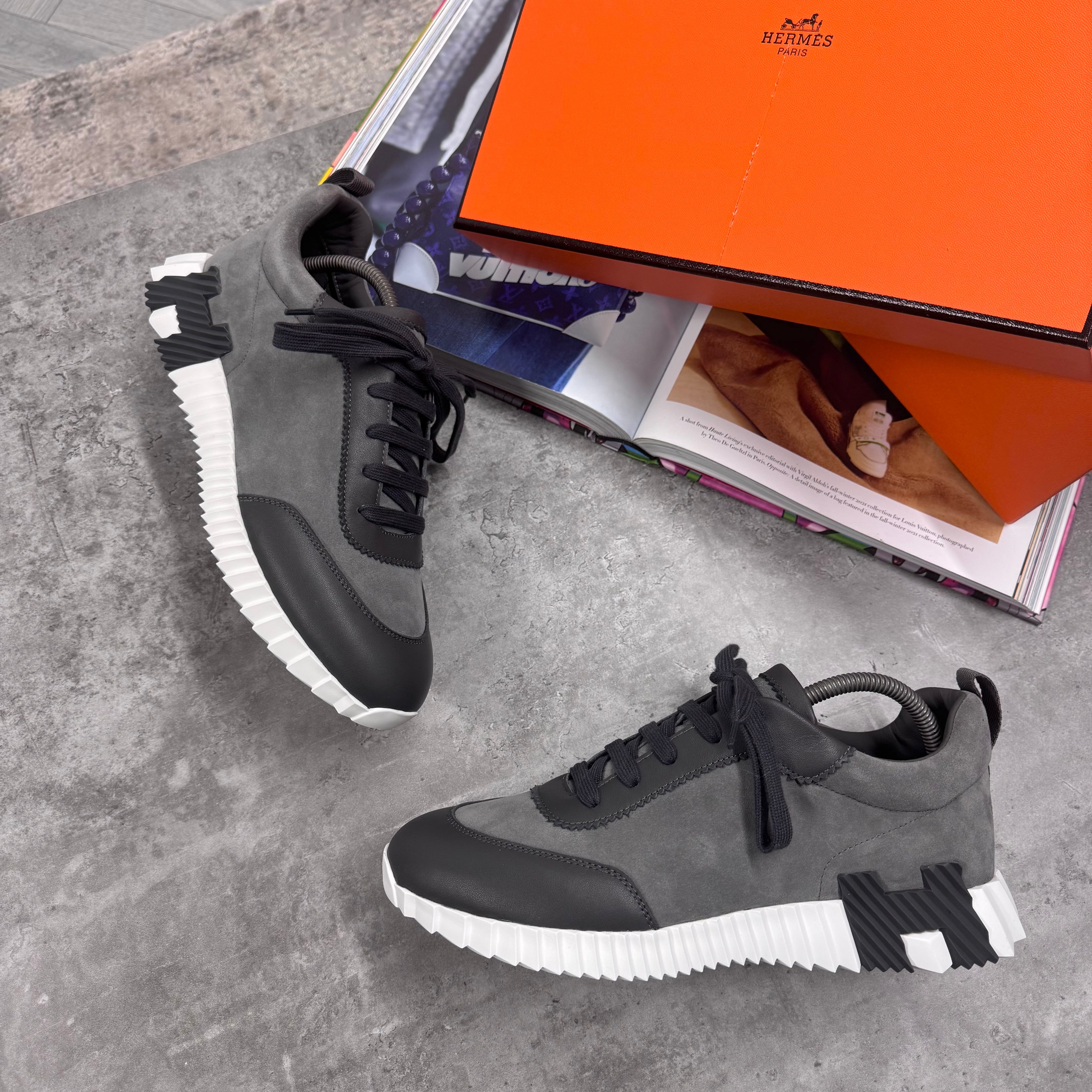 H TRAINER - GREY SUEDE