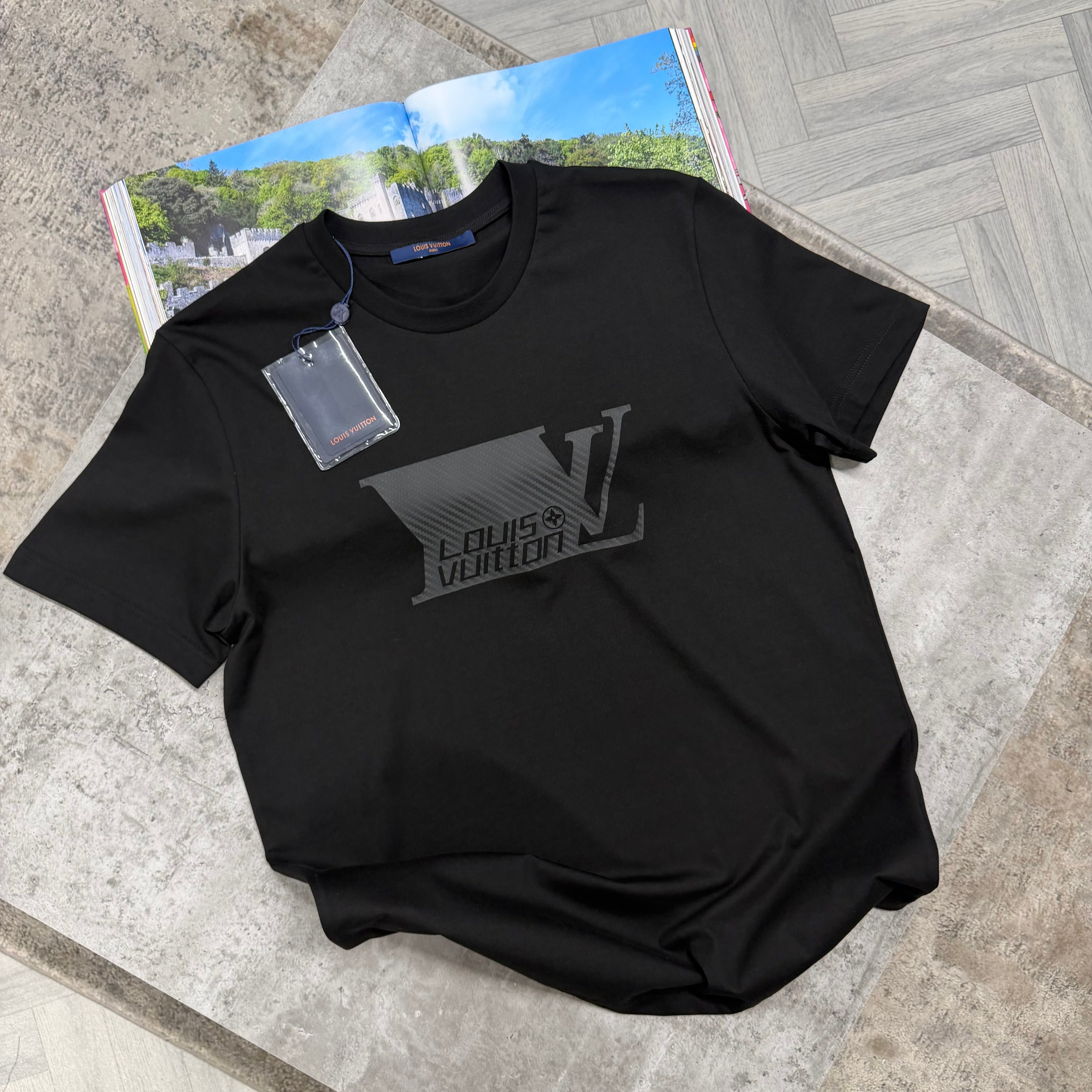 LVE SIGNATURE T SHIRT - BLACK