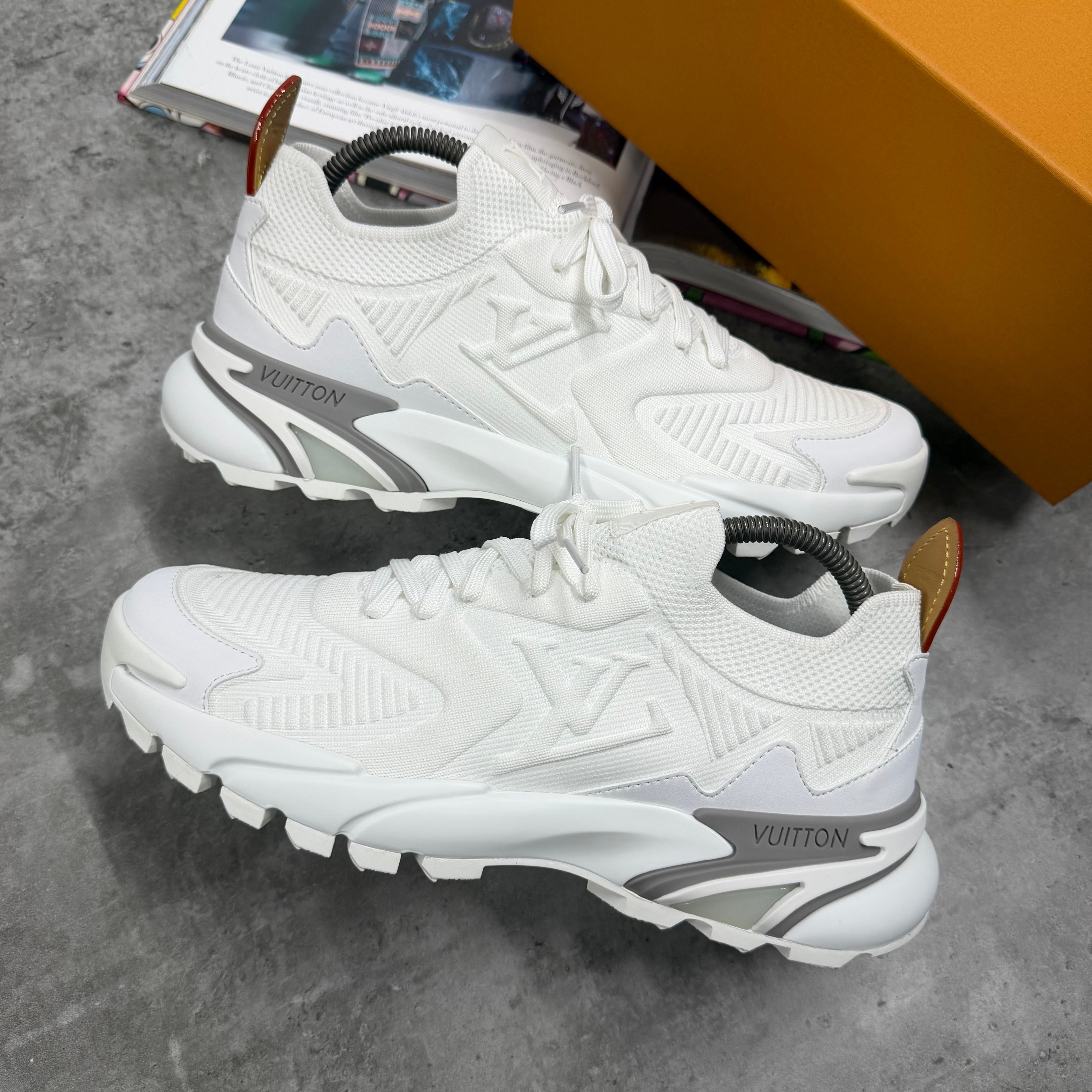 (PRE ORDER) LVE TACTIC TRAINER - WHITE