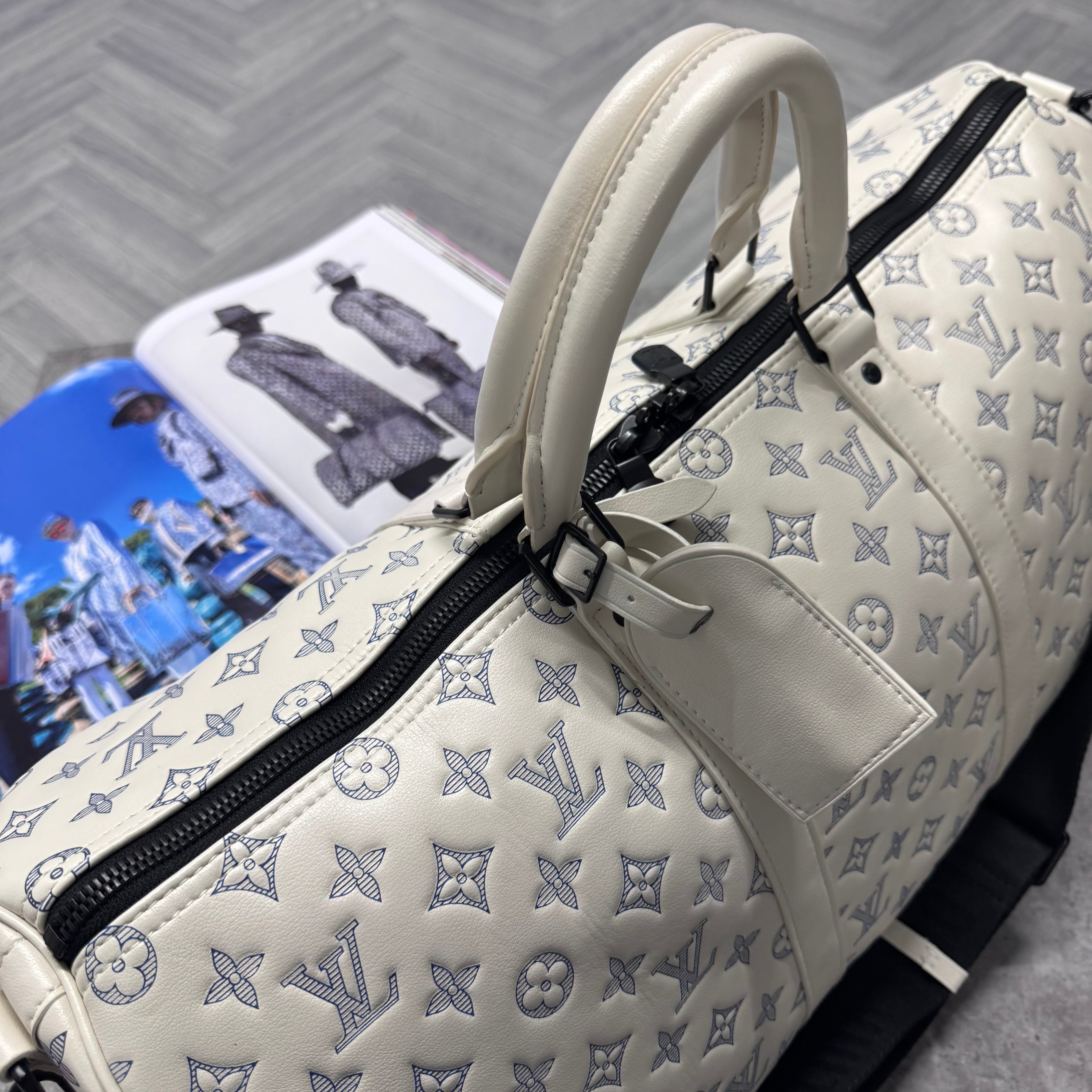 (PRE ORDER) LVE DUFFEL BAG (50) - WHITE