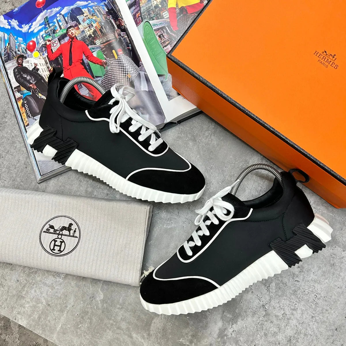 (PRE ORDER) H TRAINERS - BLACK / WHITE
