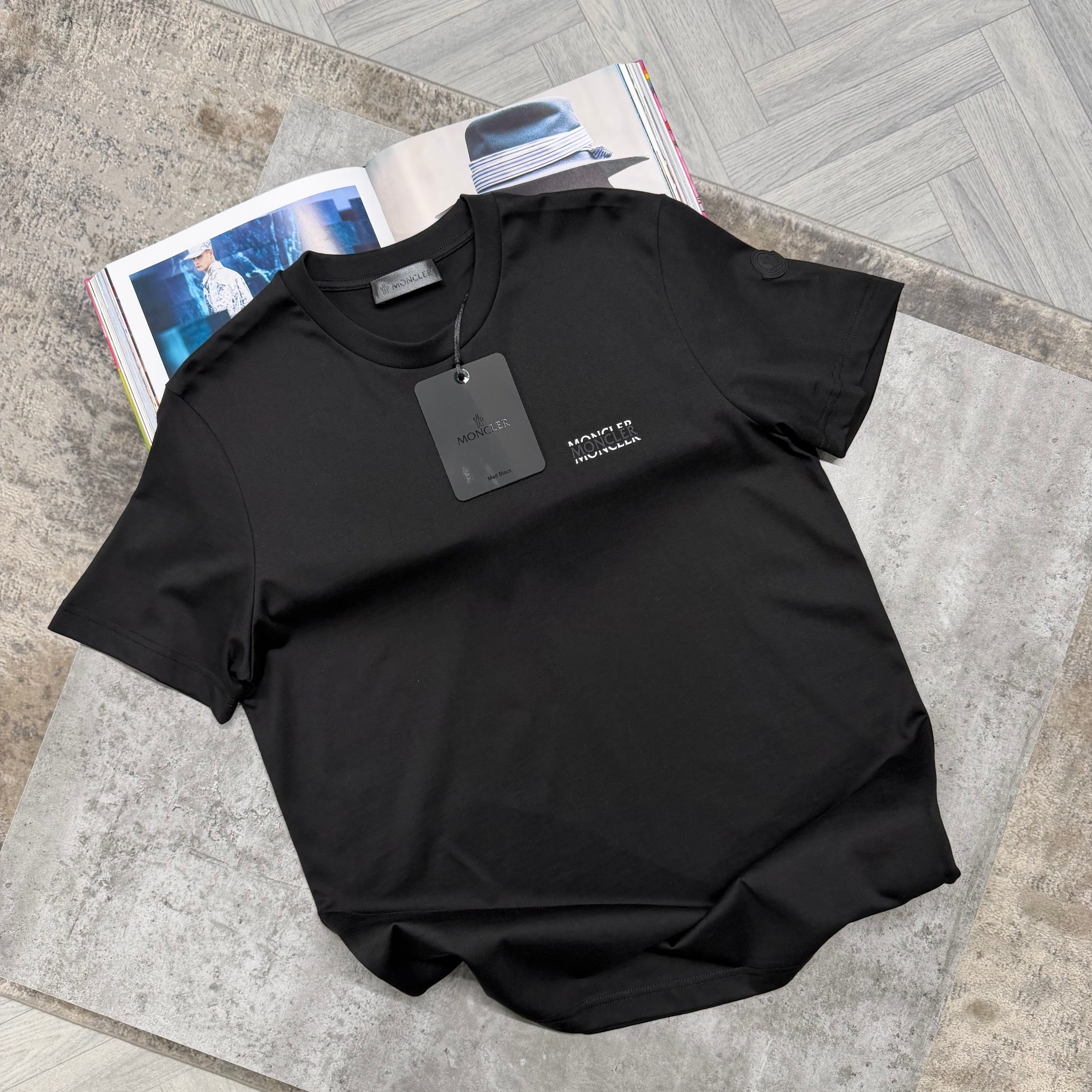 MNCLR SPLIT LOGO T SHIRT - BLACK