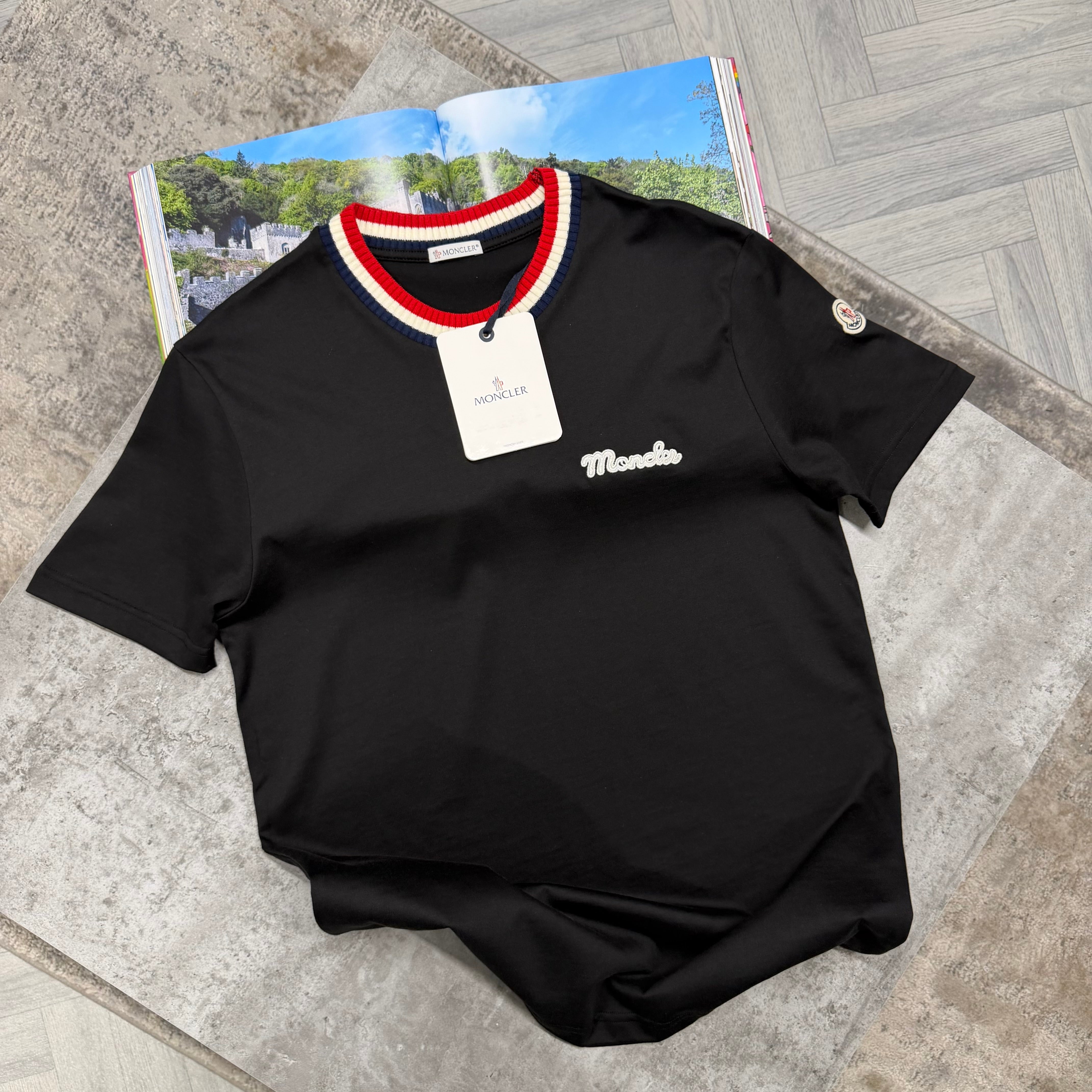 MNCLR STRIPE COLLAR T SHIRT - BLACK