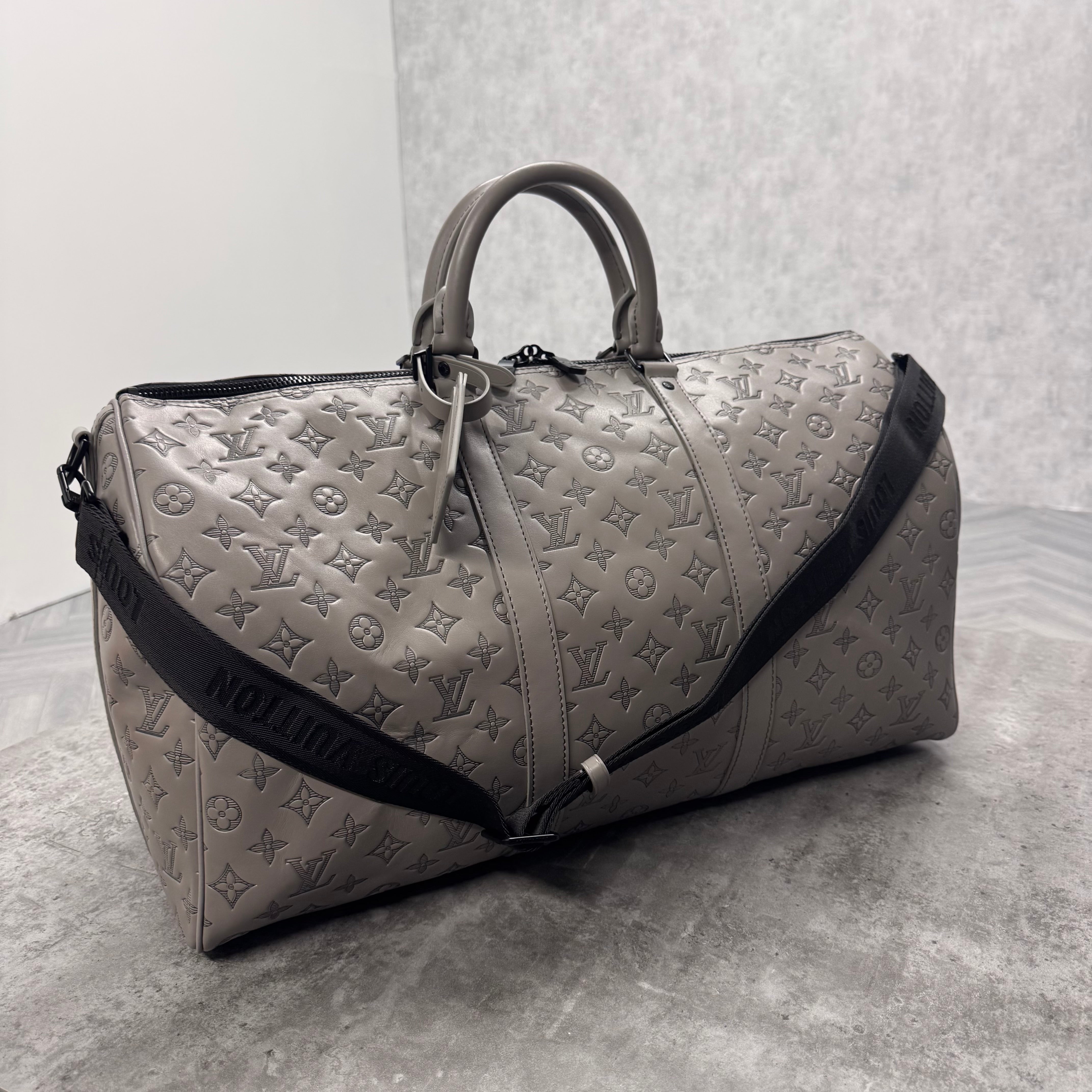 (PRE ORDER) LVE DUFFEL BAG (50) - GREY