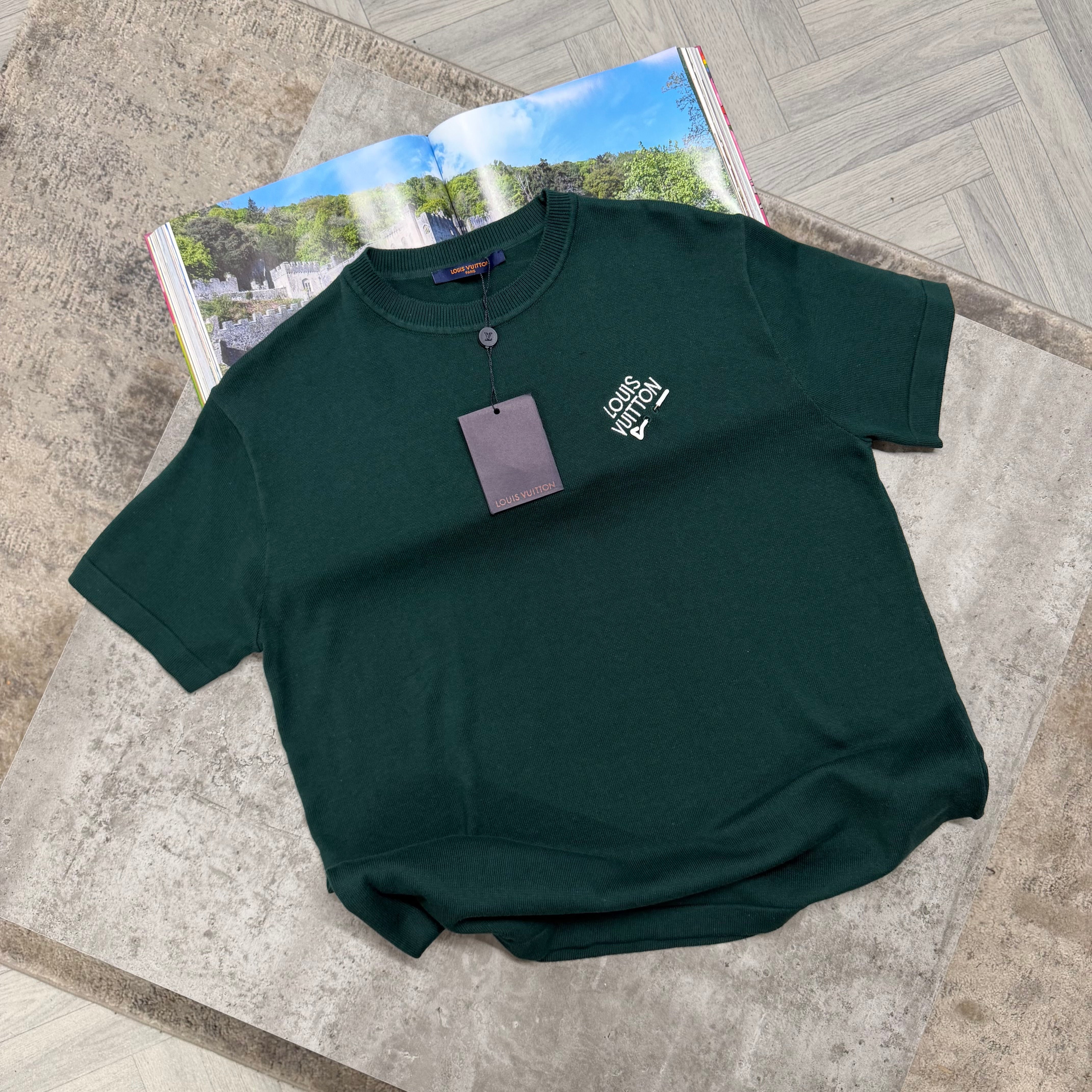 LVE PIN T SHIRT - FOREST GREEN