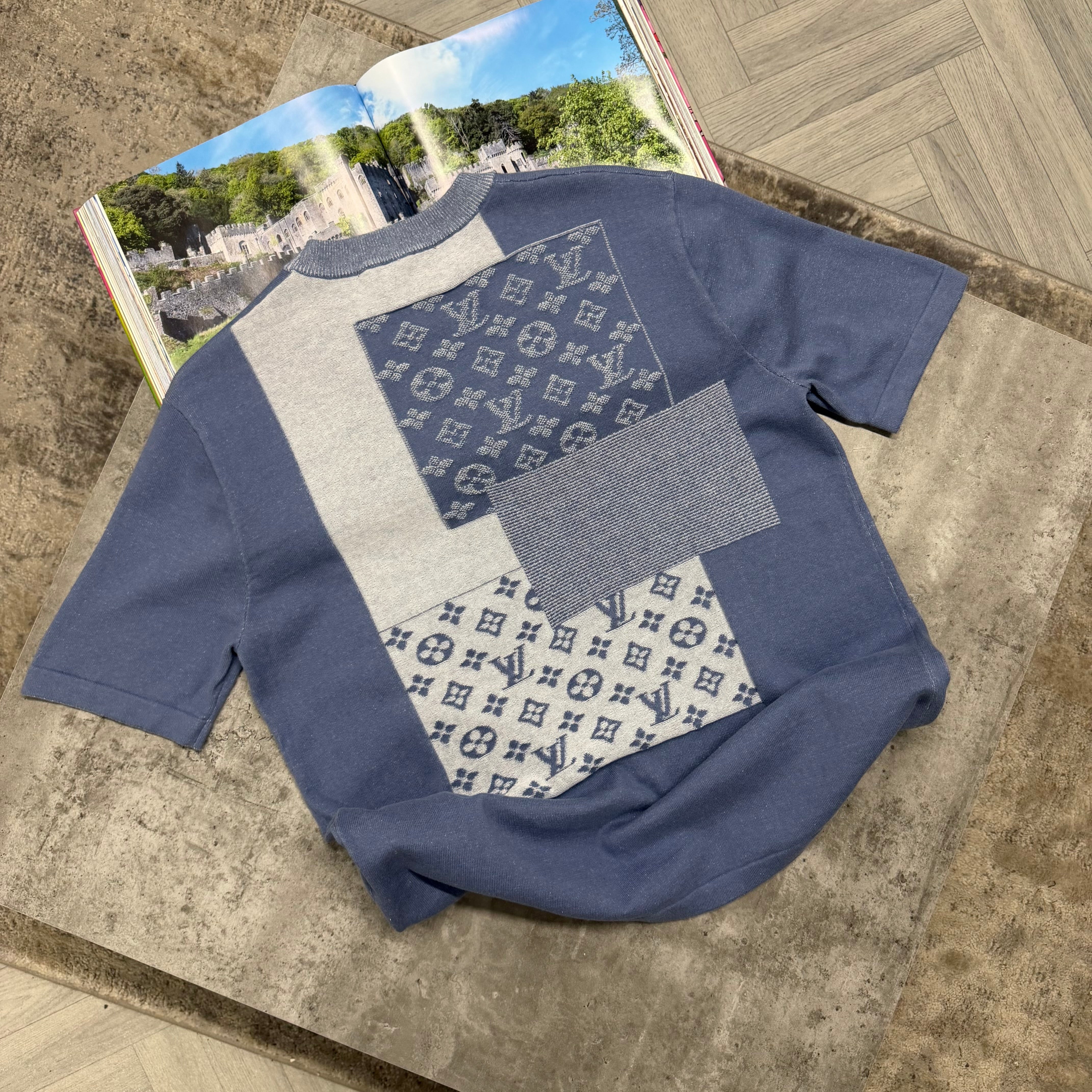 LVE MONO PATCH T SHIRT - SKY BLUE