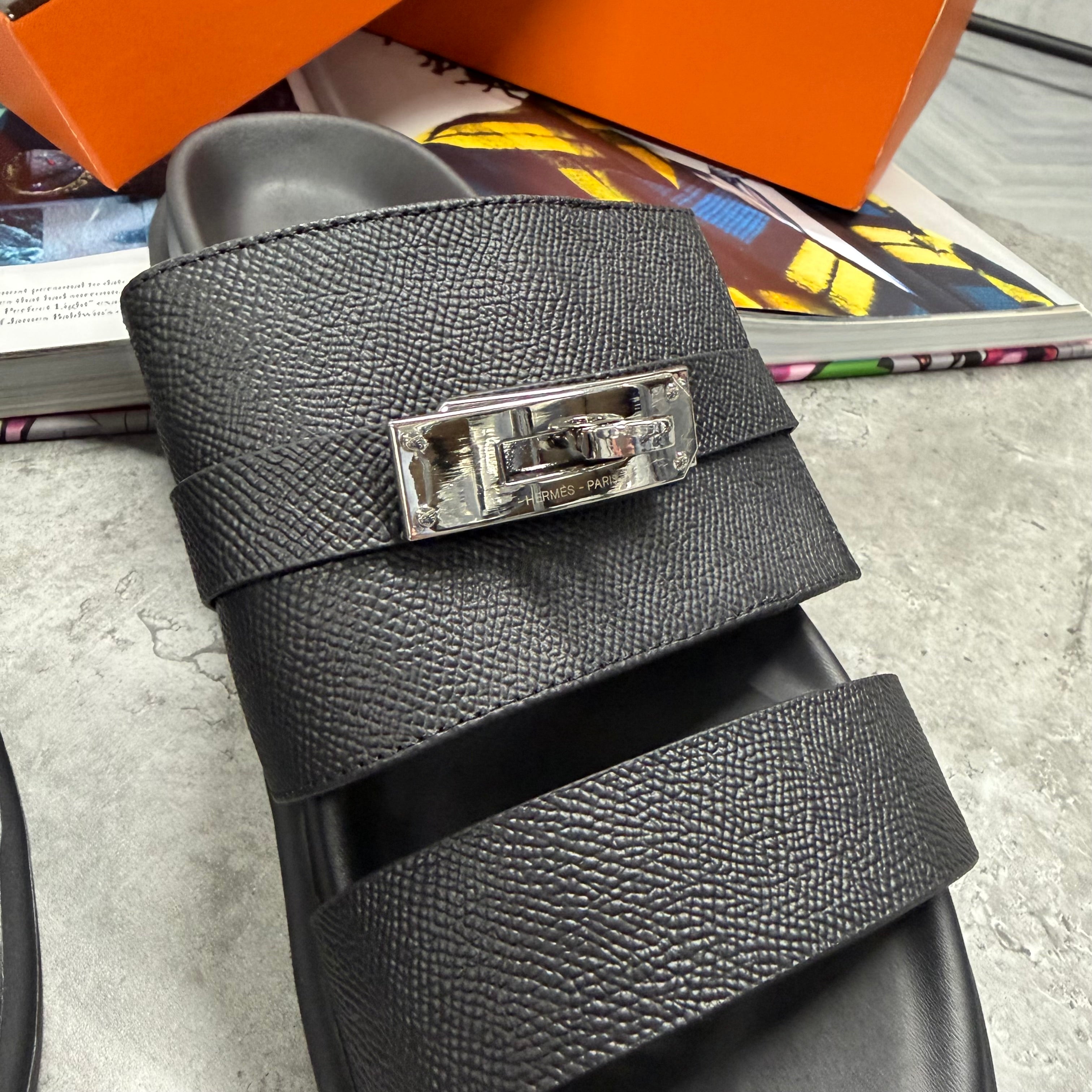 H STRAP SLIDES - BLACK