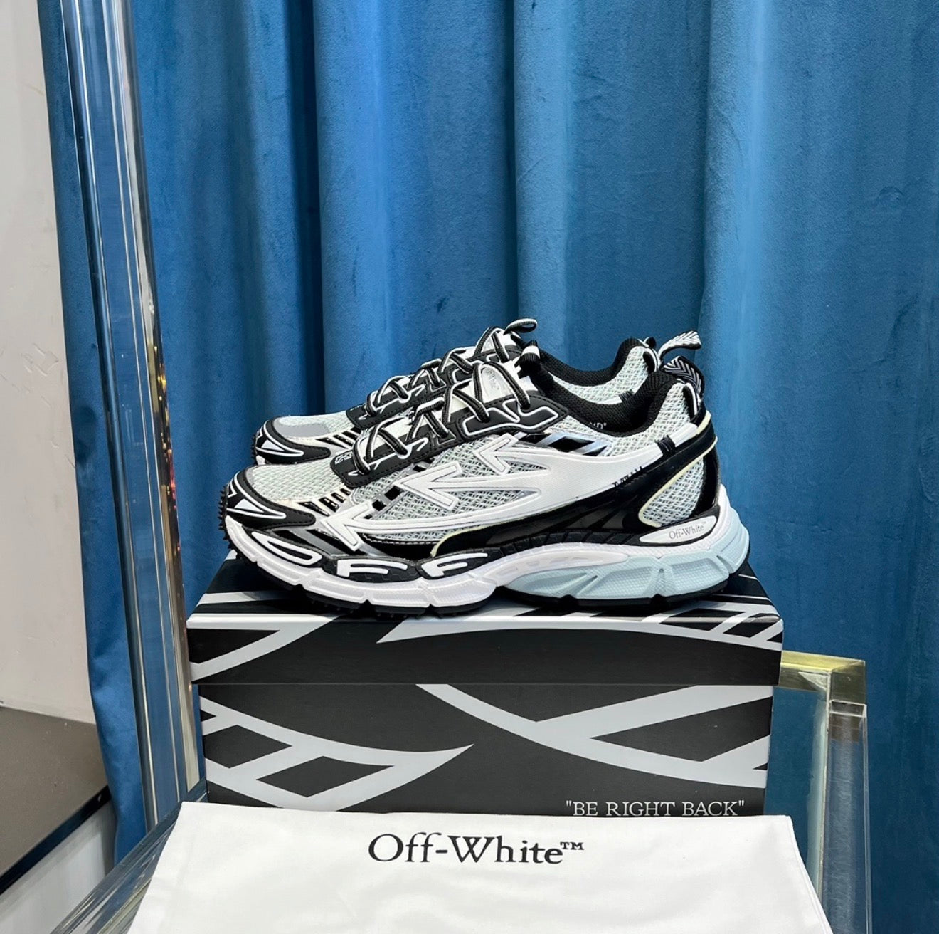(PRE ORDER) OW TRAINER - BLACK / WHITE