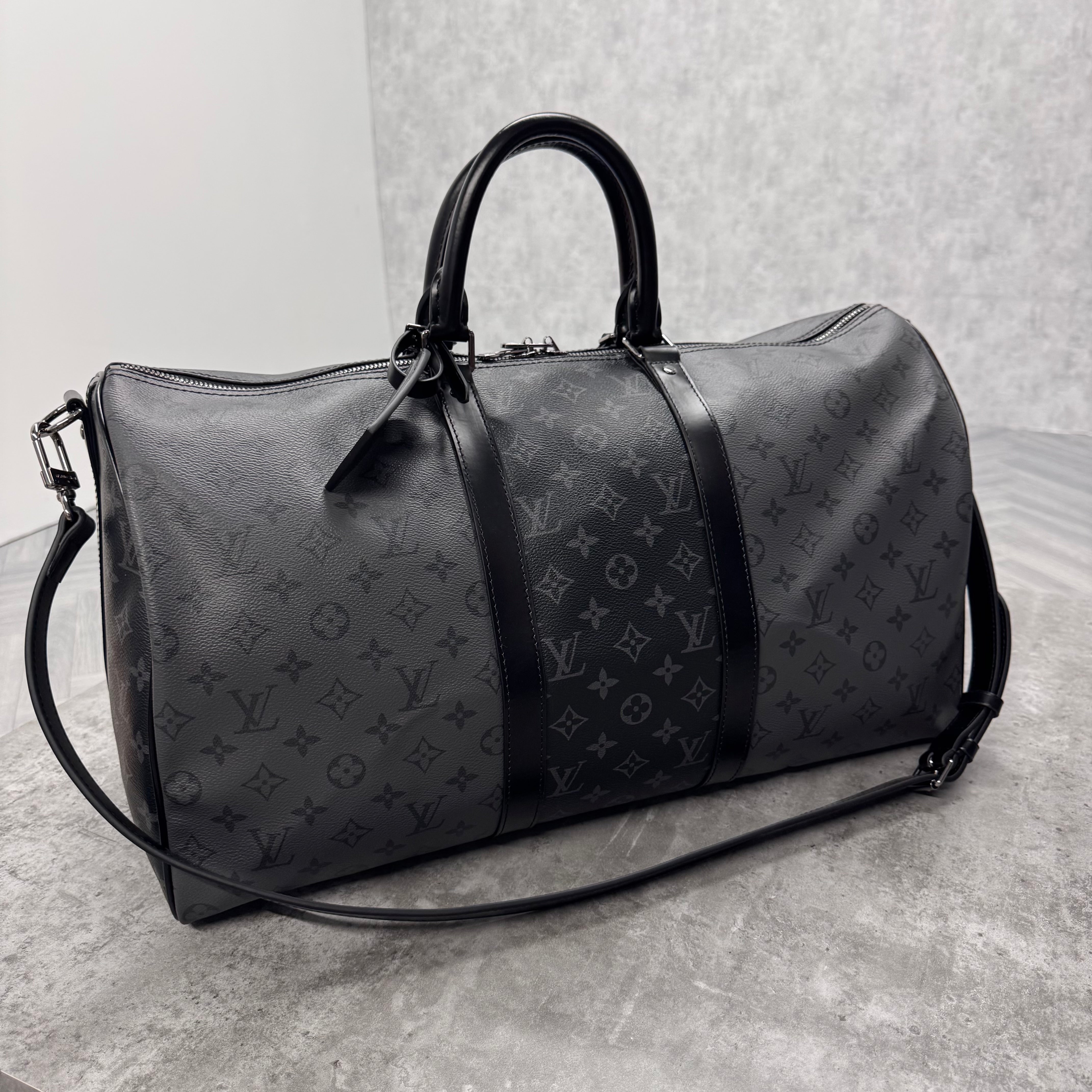 (PRE ORDER) LVE DUFFEL BAG (50) - BLACK / GREY