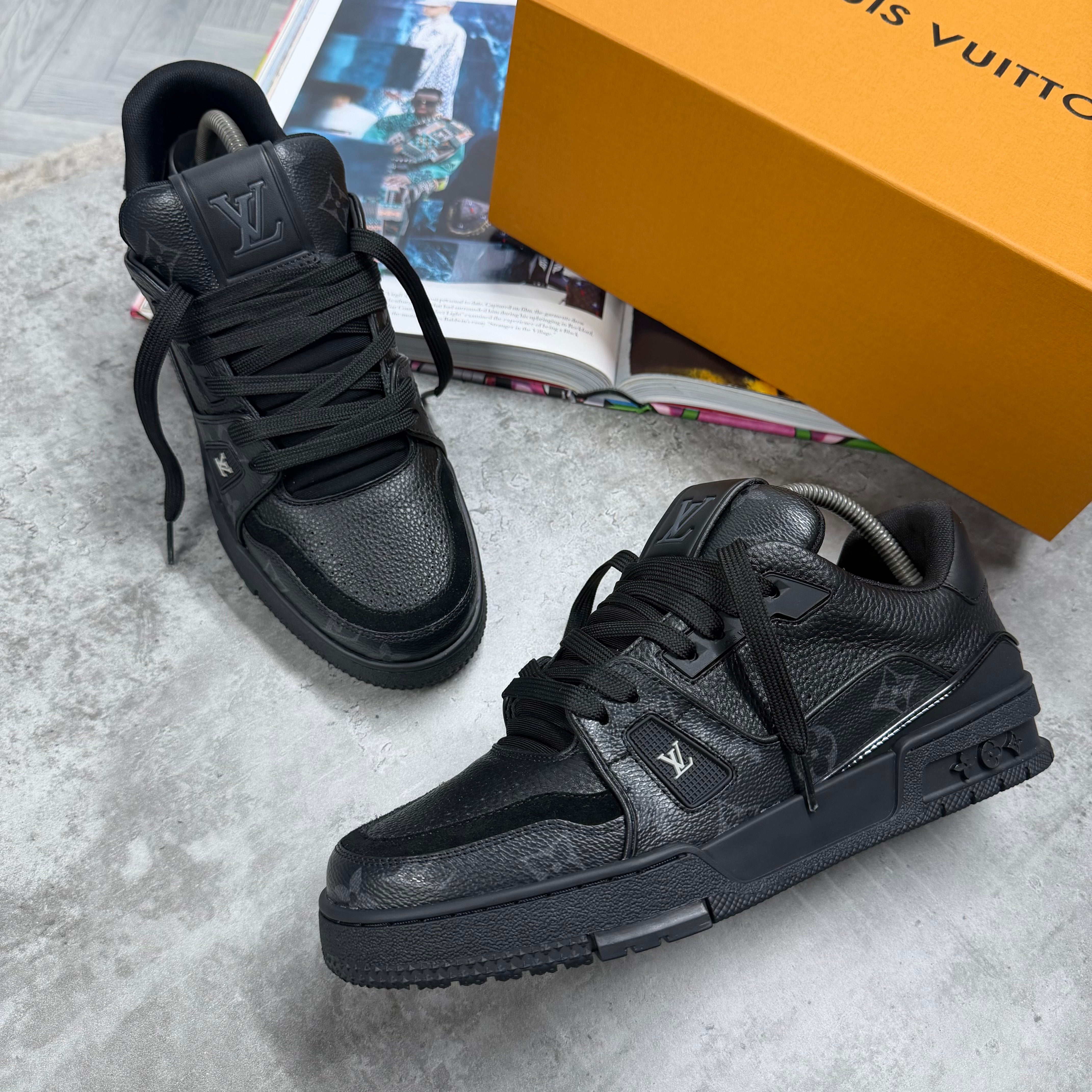 LVE HALF MONOGRAM TRAINER - BLACK