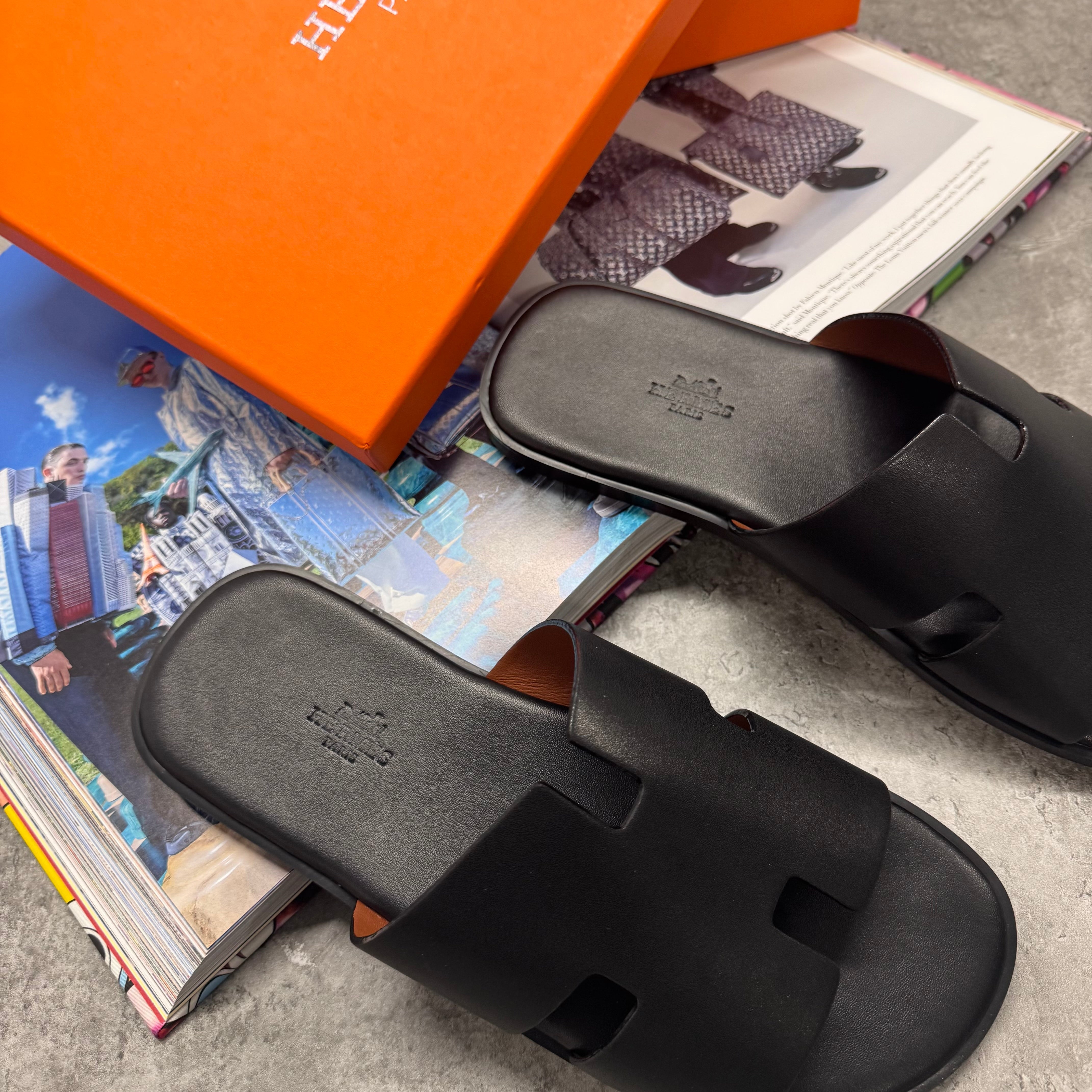 (PRE ORDER) H SLIDES - BLACK