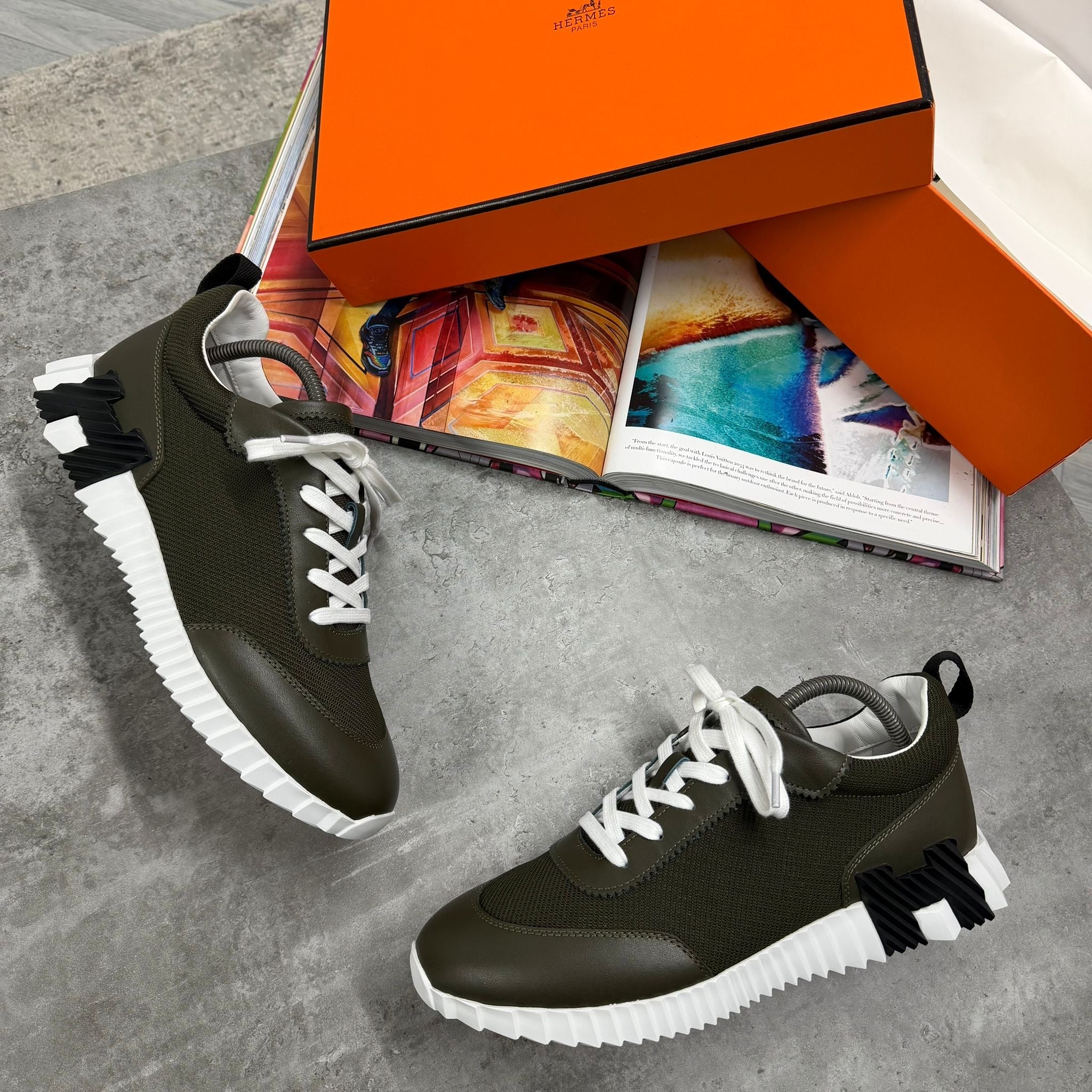 (PRE ORDER) H TRAINER - KHAKI