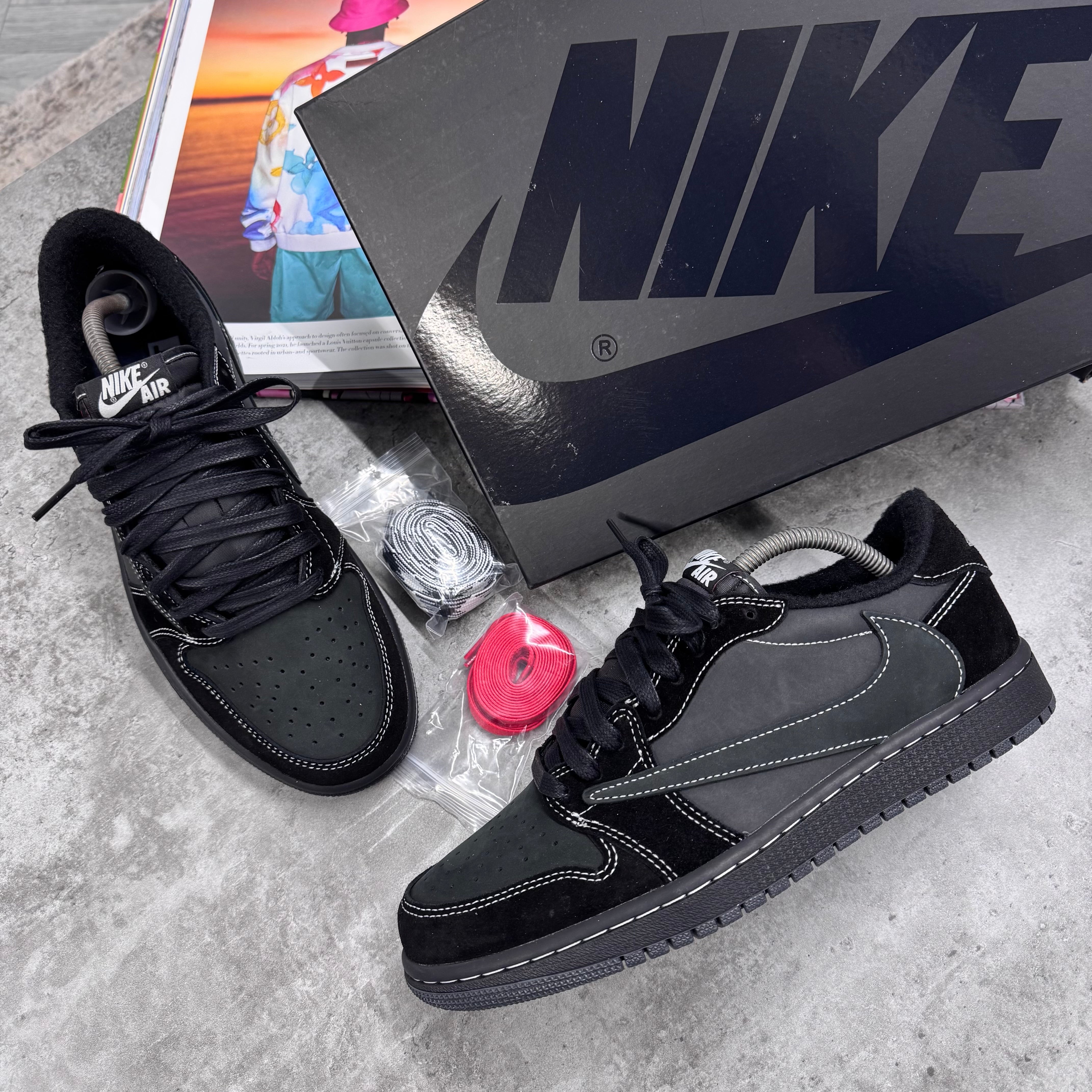 (PRE ORDER) NI X TS JORDAN 1 - PHANTOM BLACK