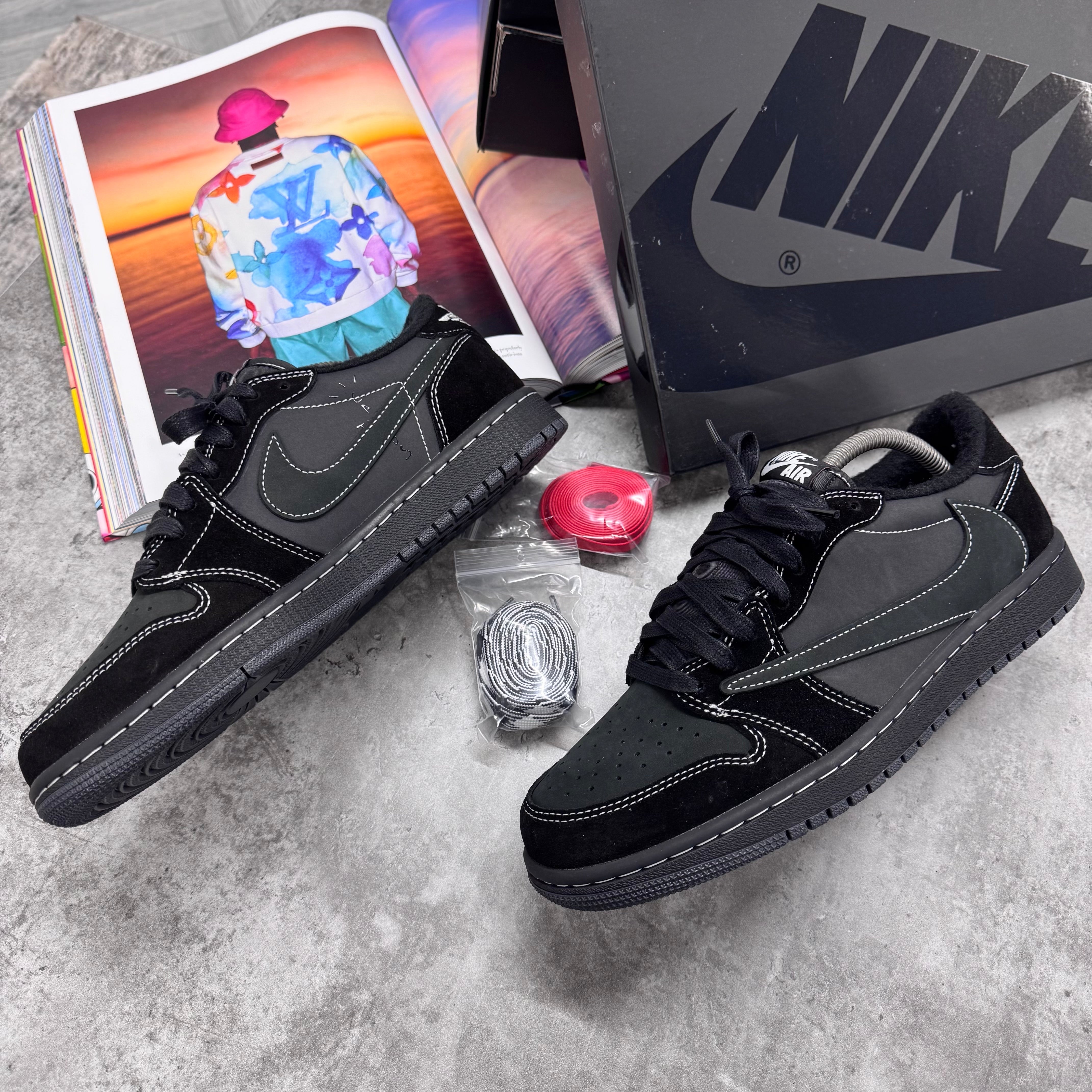 NI X TS JORDAN 1 - PHANTOM BLACK