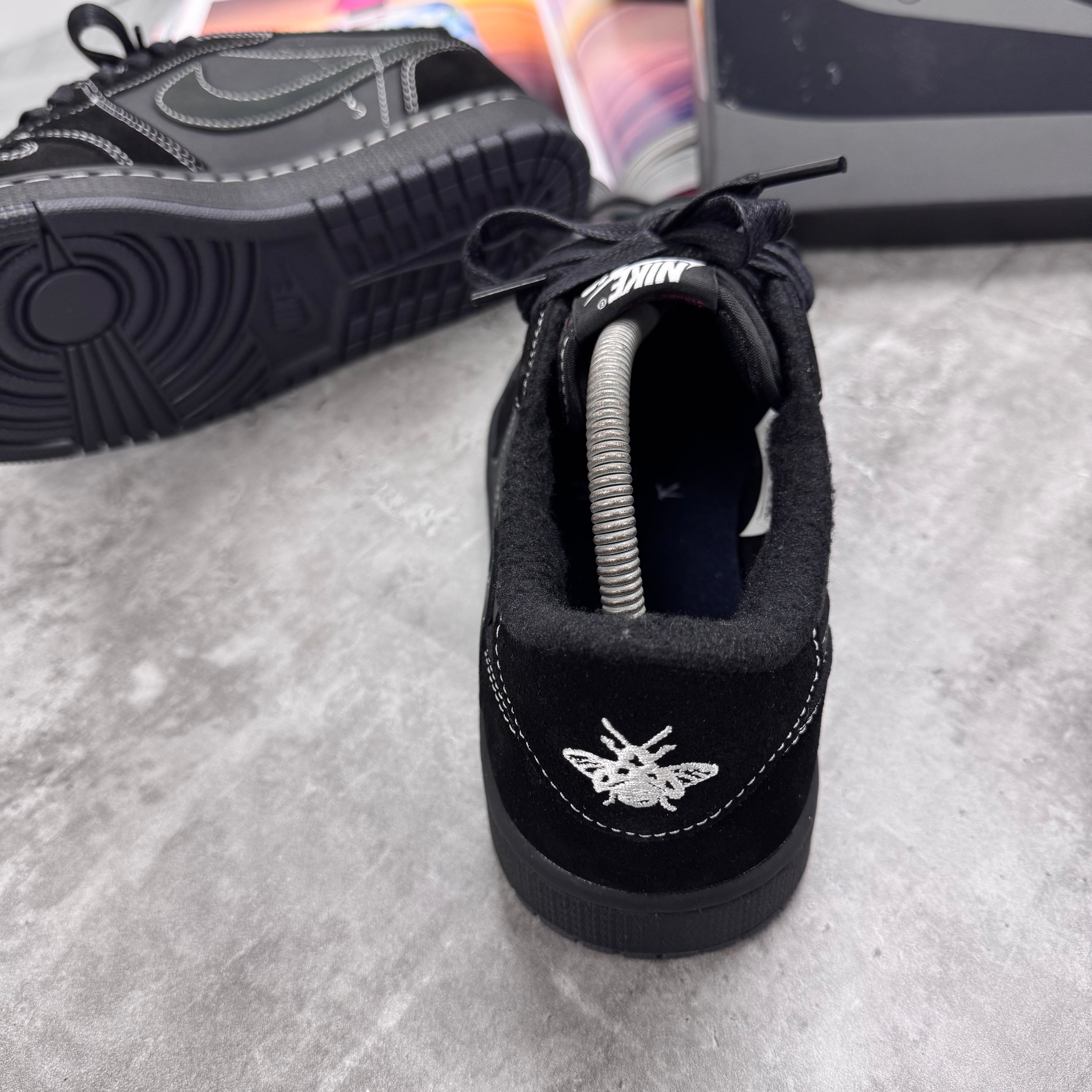 (PRE ORDER) NI X TS JORDAN 1 - PHANTOM BLACK