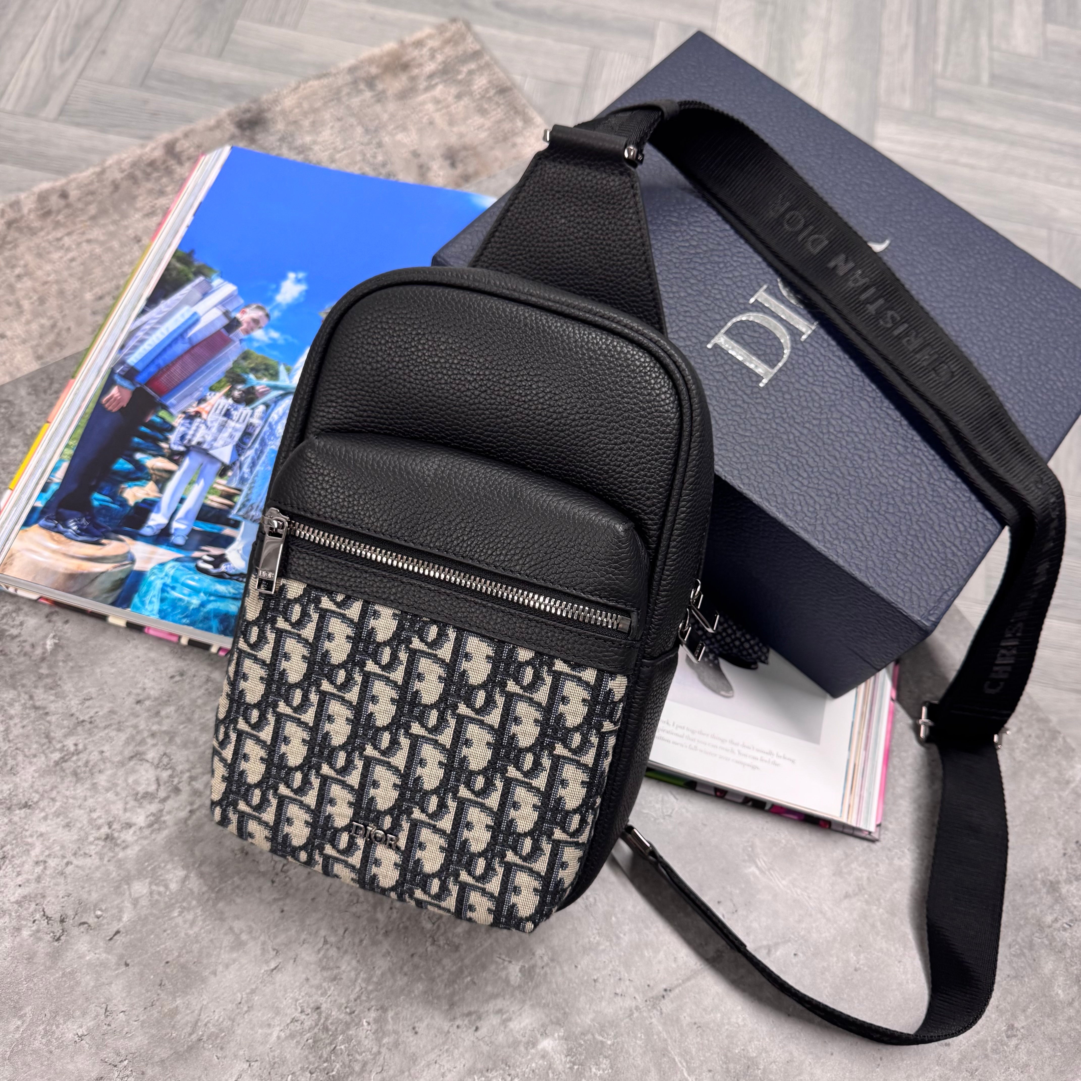 (PRE ORDER) CD CROSSBODY SLING - CREAM