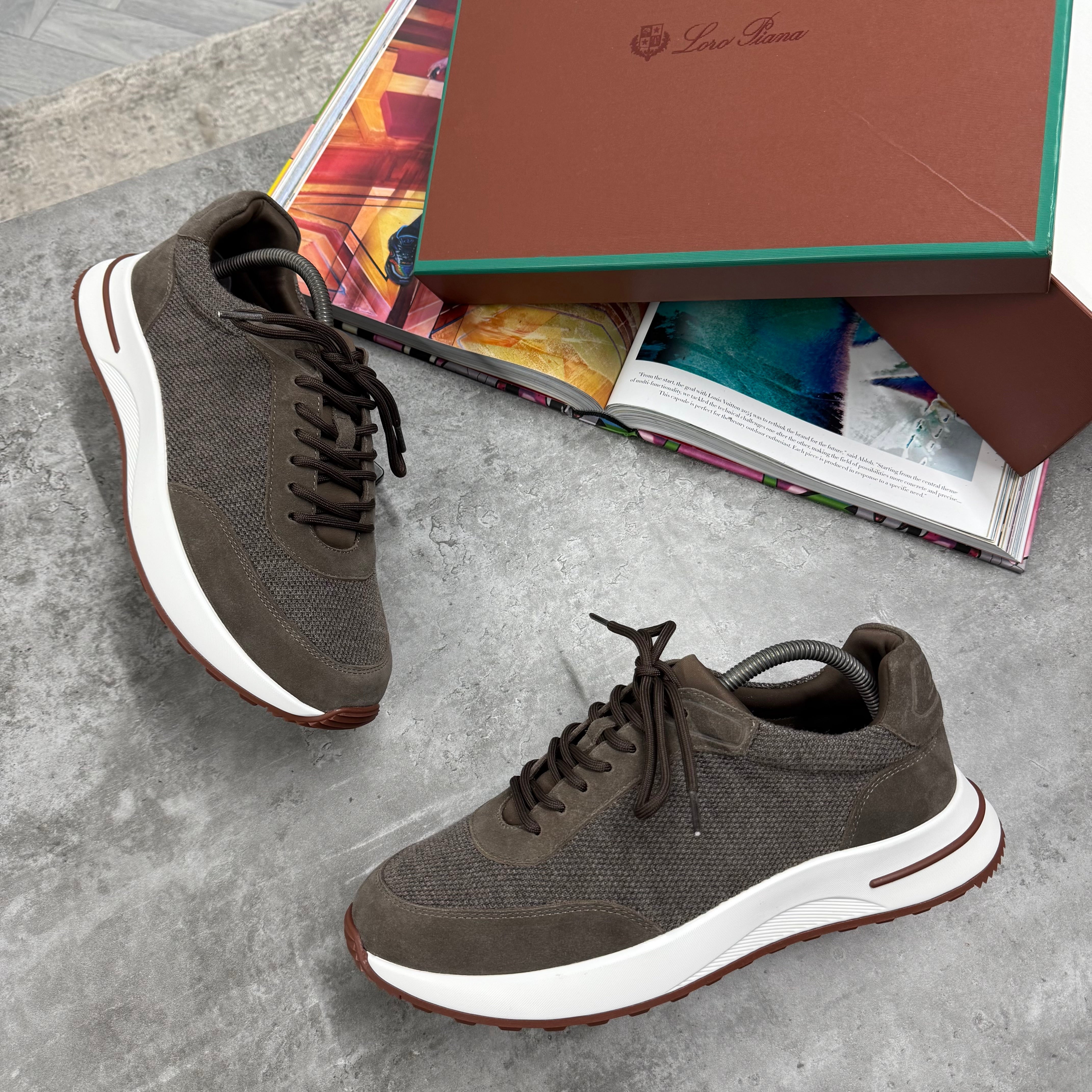 (PRE ORDER) LORO SUEDE RUNNER TRAINER - KHAKI