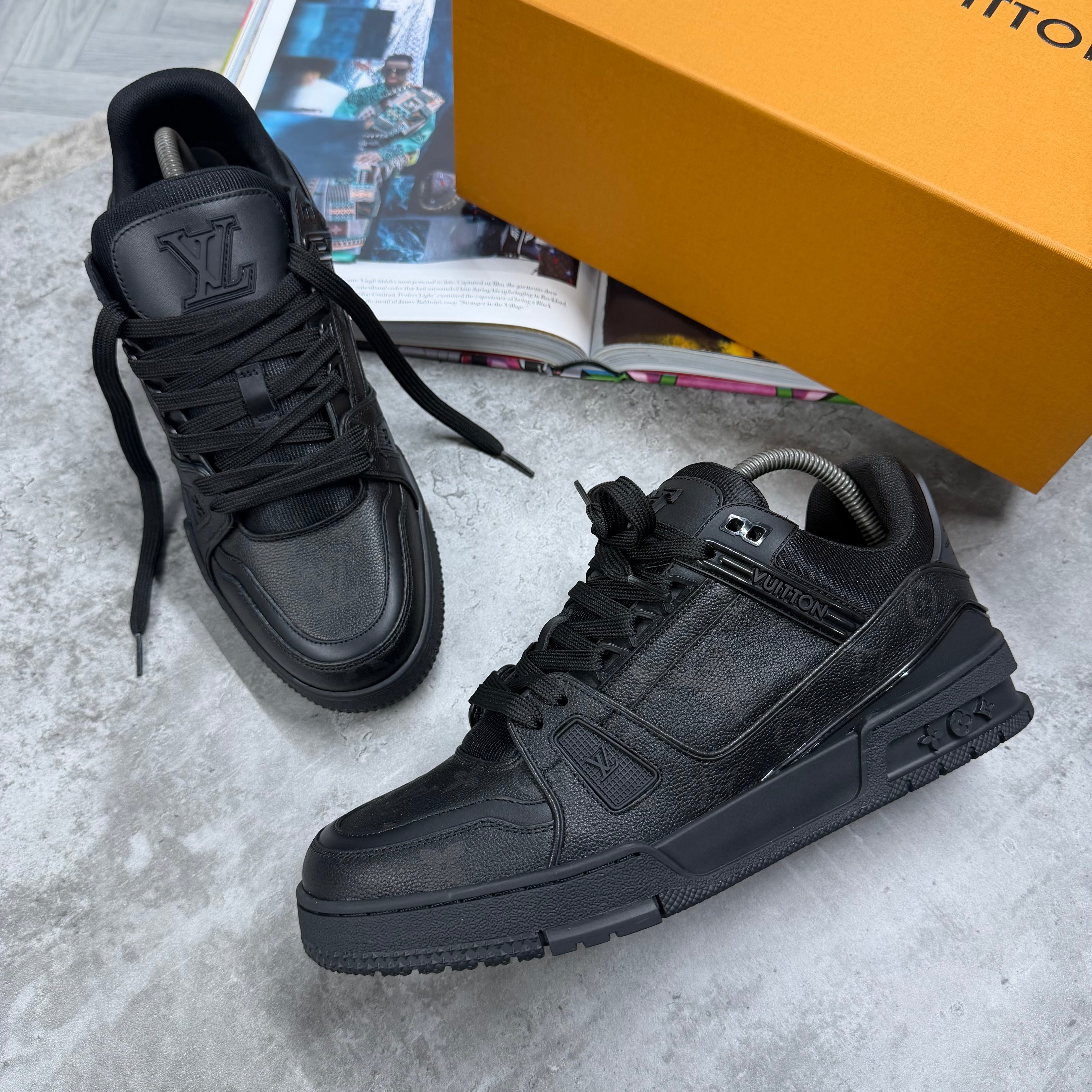 LVE MONOGRAM TRAINER - BLACK