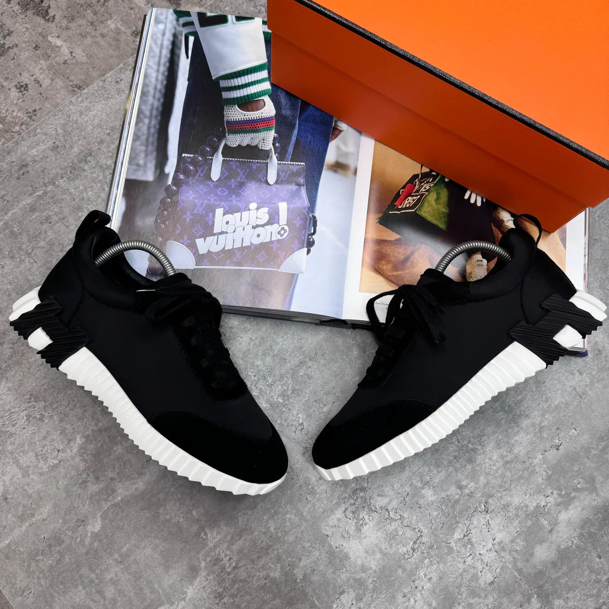 (PRE ORDER) H TRAINERS - BLACK / WHITE