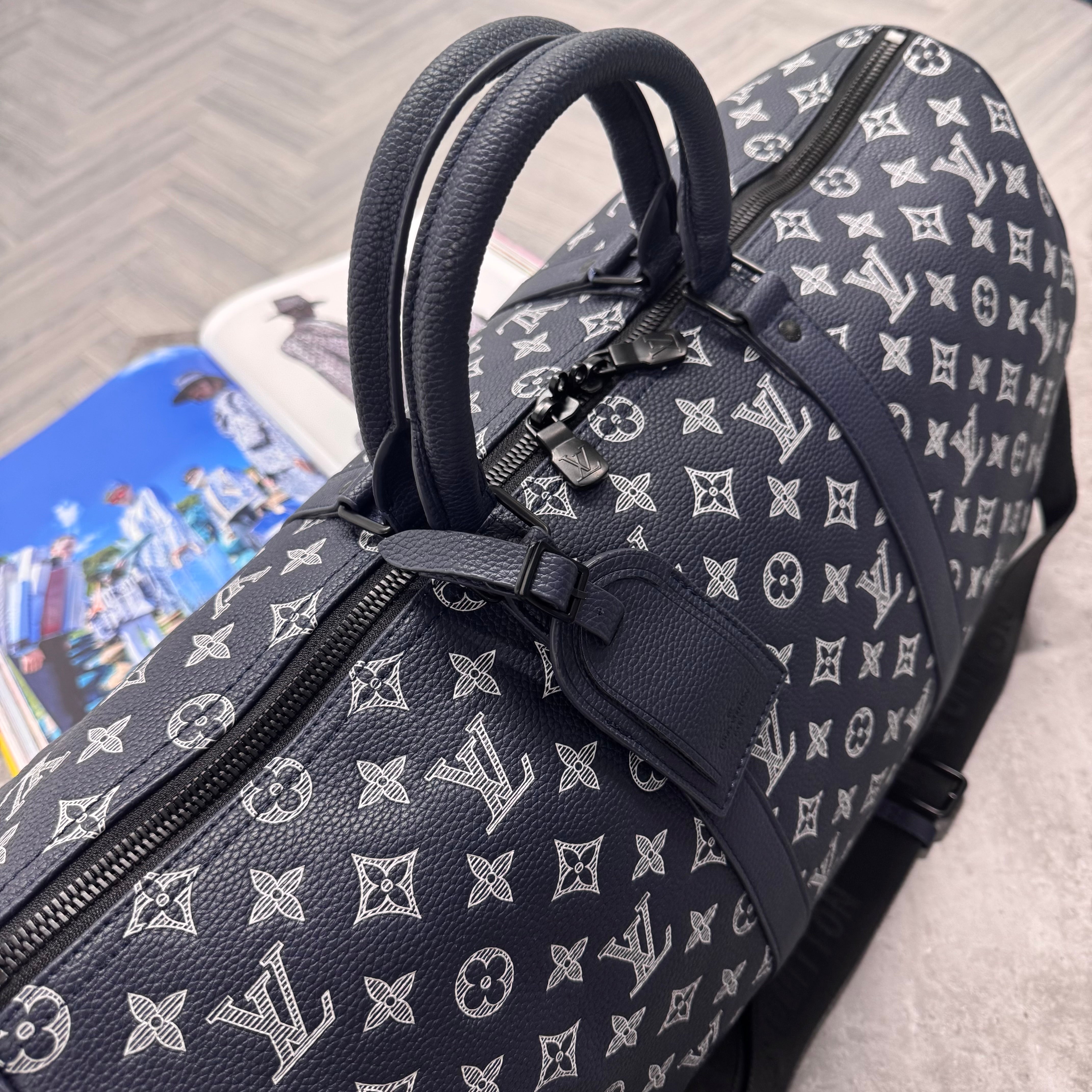(PRE ORDER) LVE DUFFEL BAG (50) - NAVY / WHITE