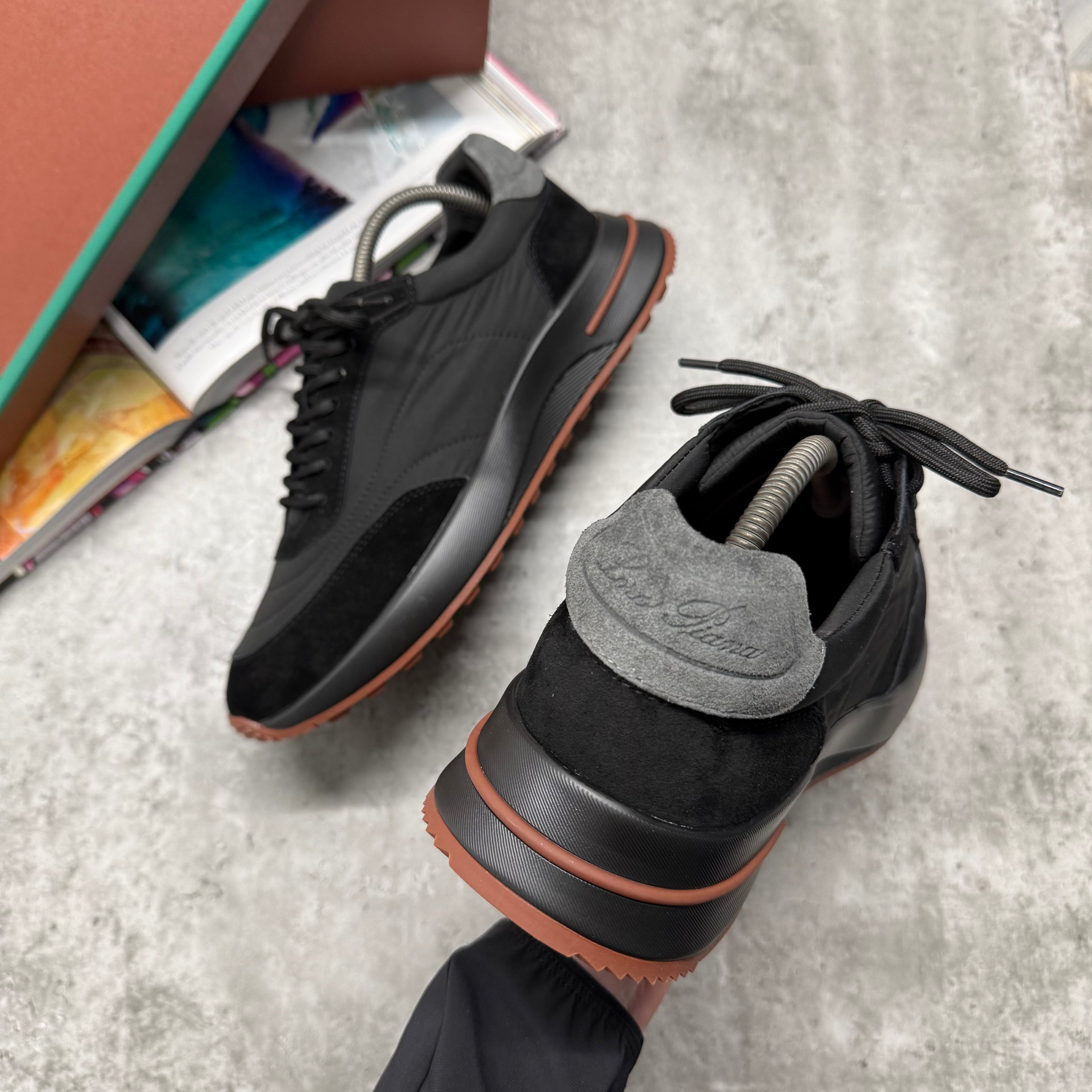 (PRE ORDER) LORO SUEDE RUNNER TRAINER - BLACK