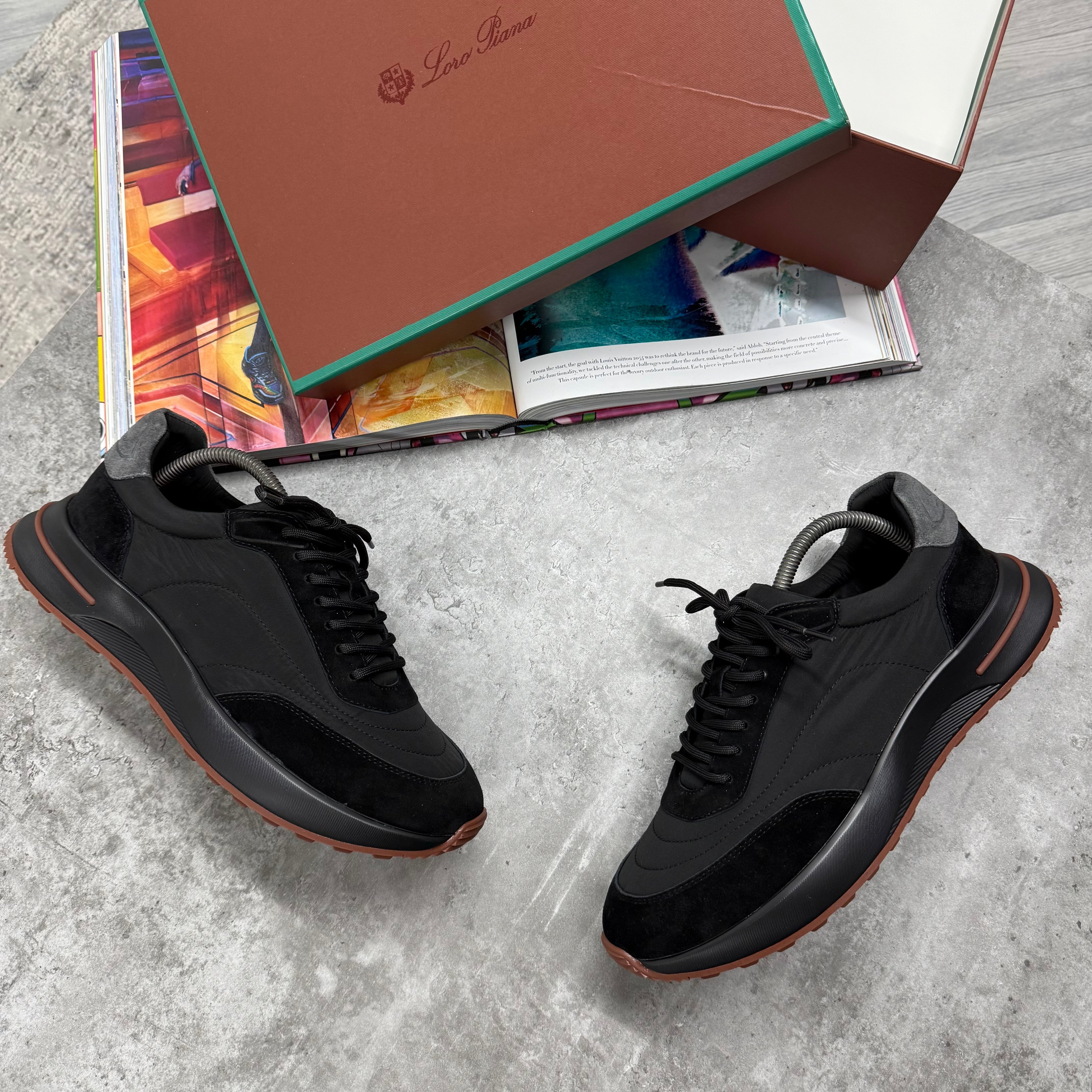 (PRE ORDER) LORO SUEDE RUNNER TRAINER - BLACK
