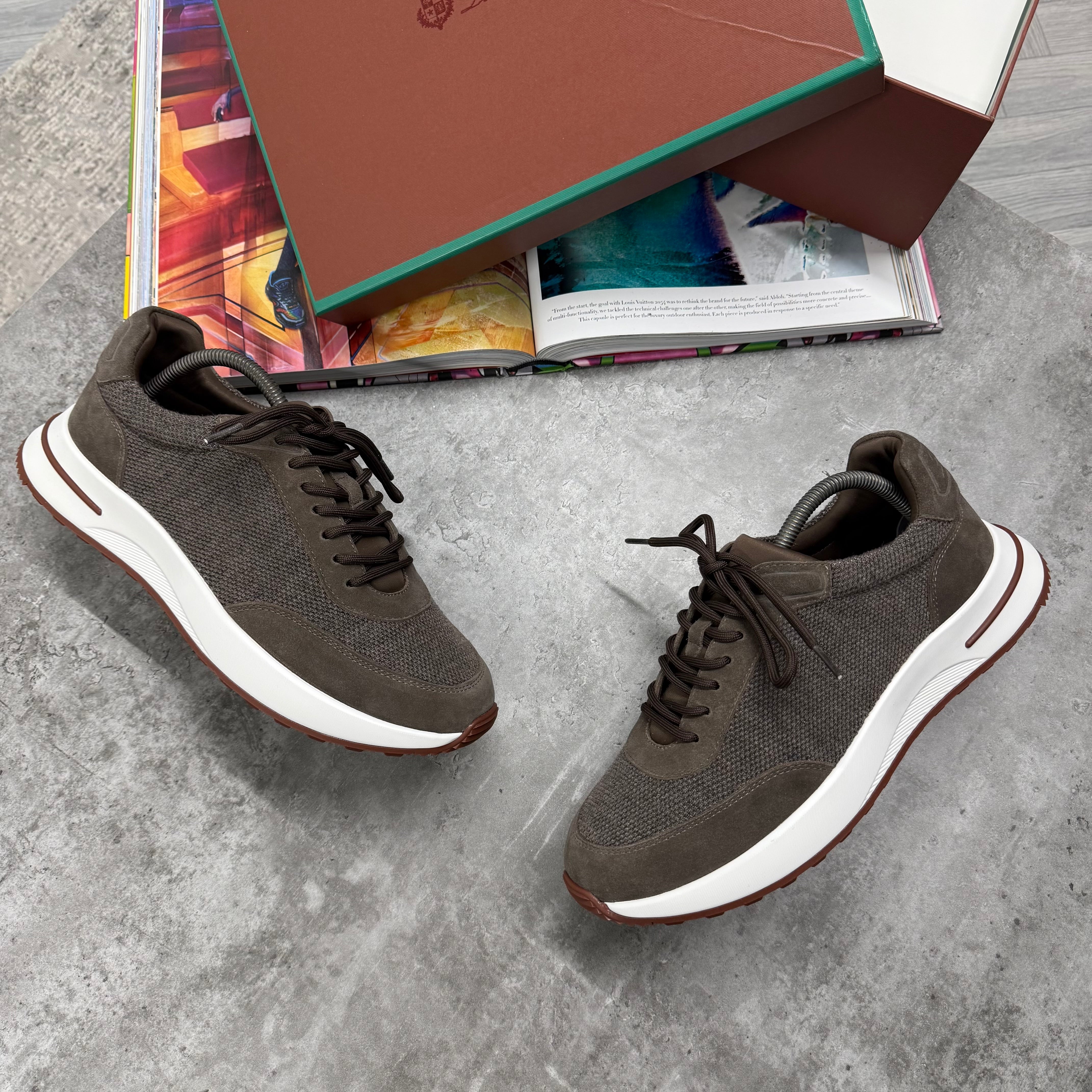 (PRE ORDER) LORO SUEDE RUNNER TRAINER - KHAKI