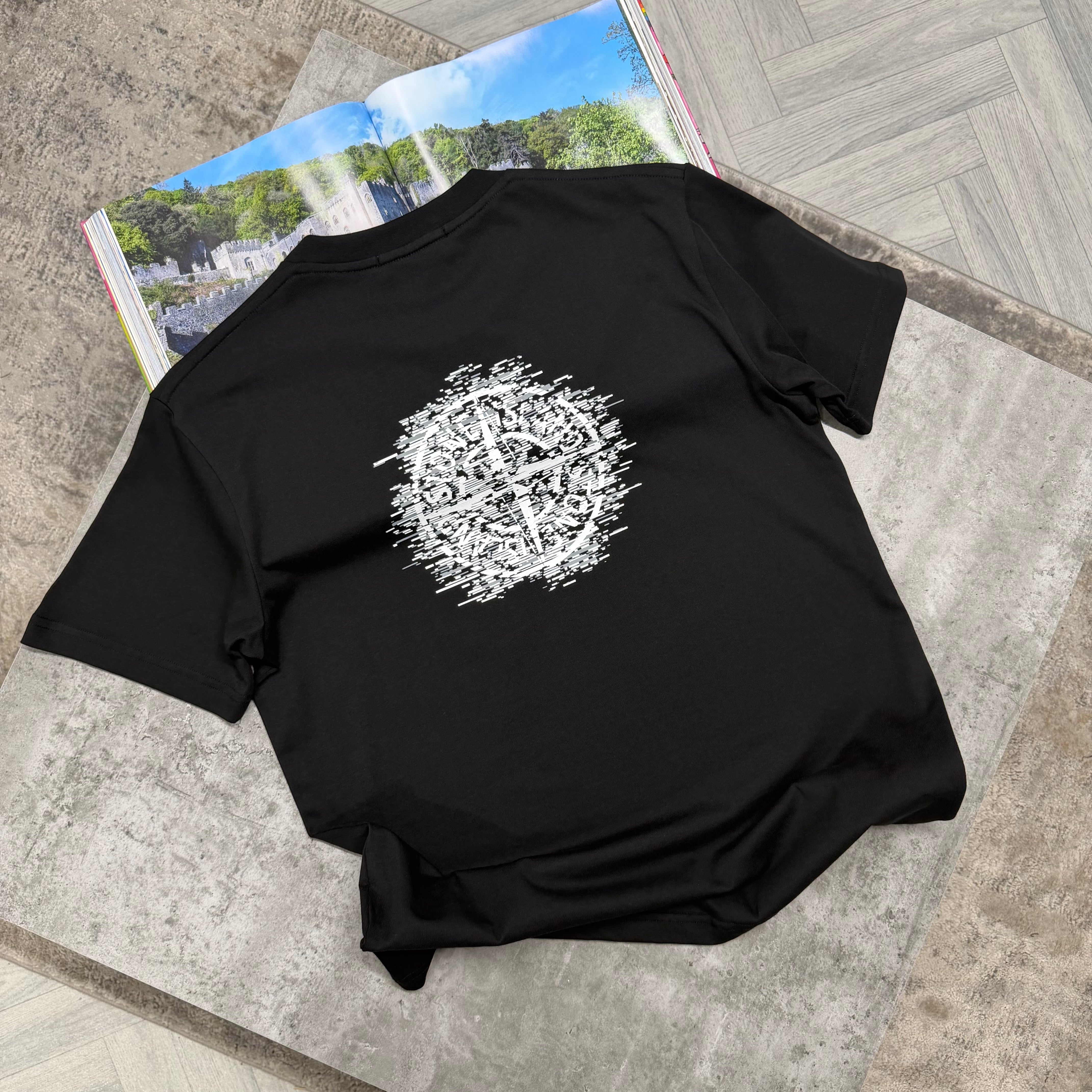 SI BLURR COMPASS T SHIRT - BLACK