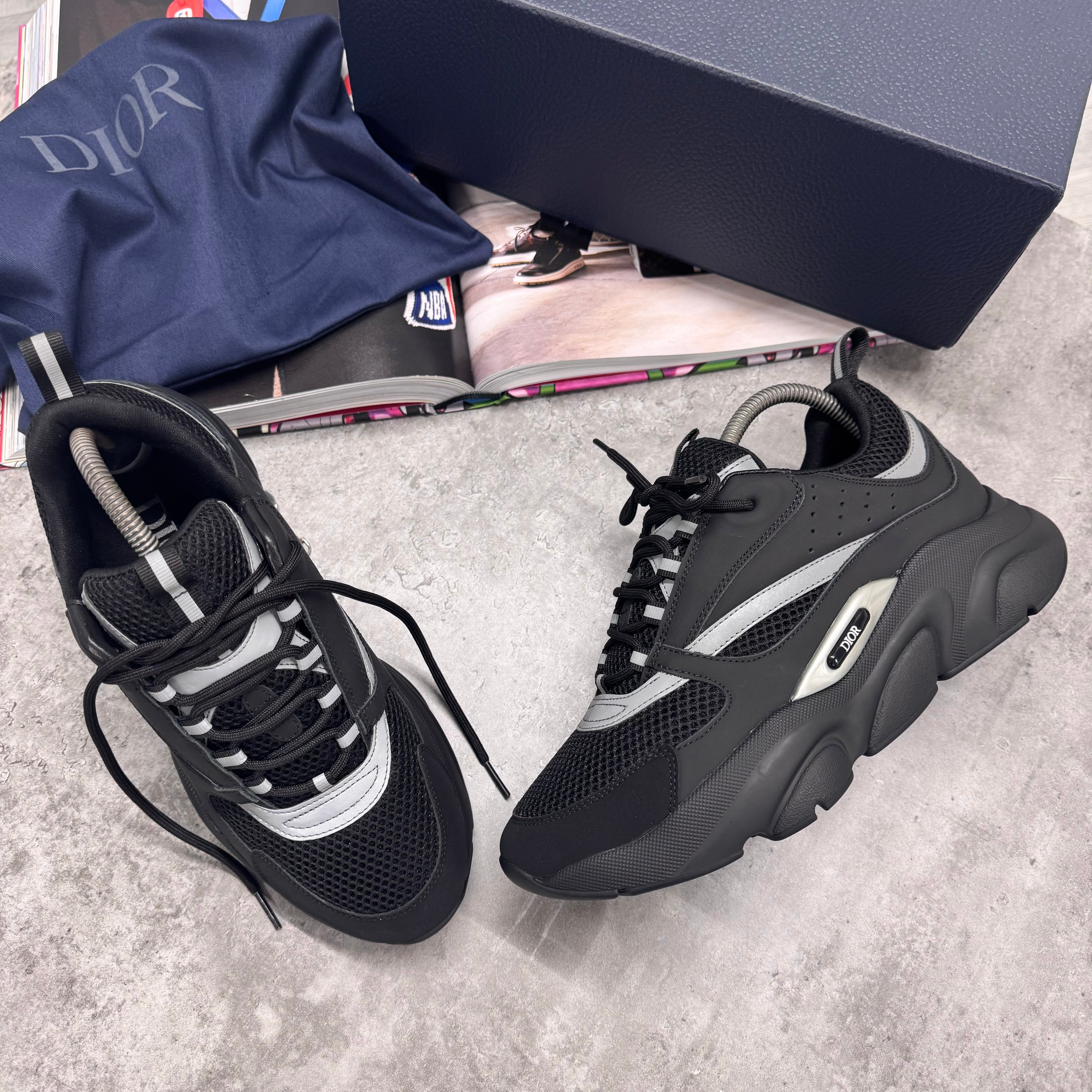 B22 TRAINER - BLACK
