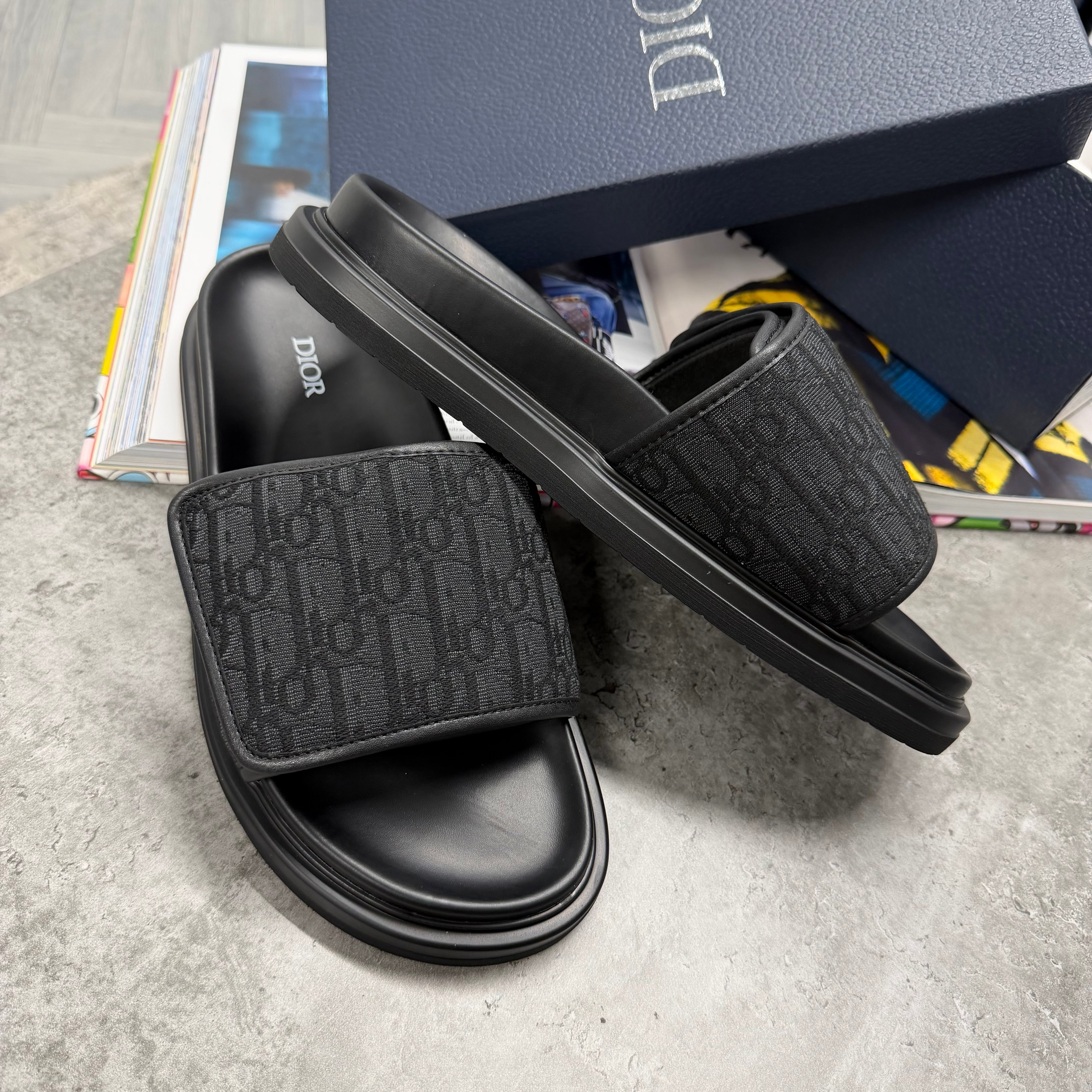 (PRE ORDER) CD OBLIQUE STRAP SLIDES - BLACK