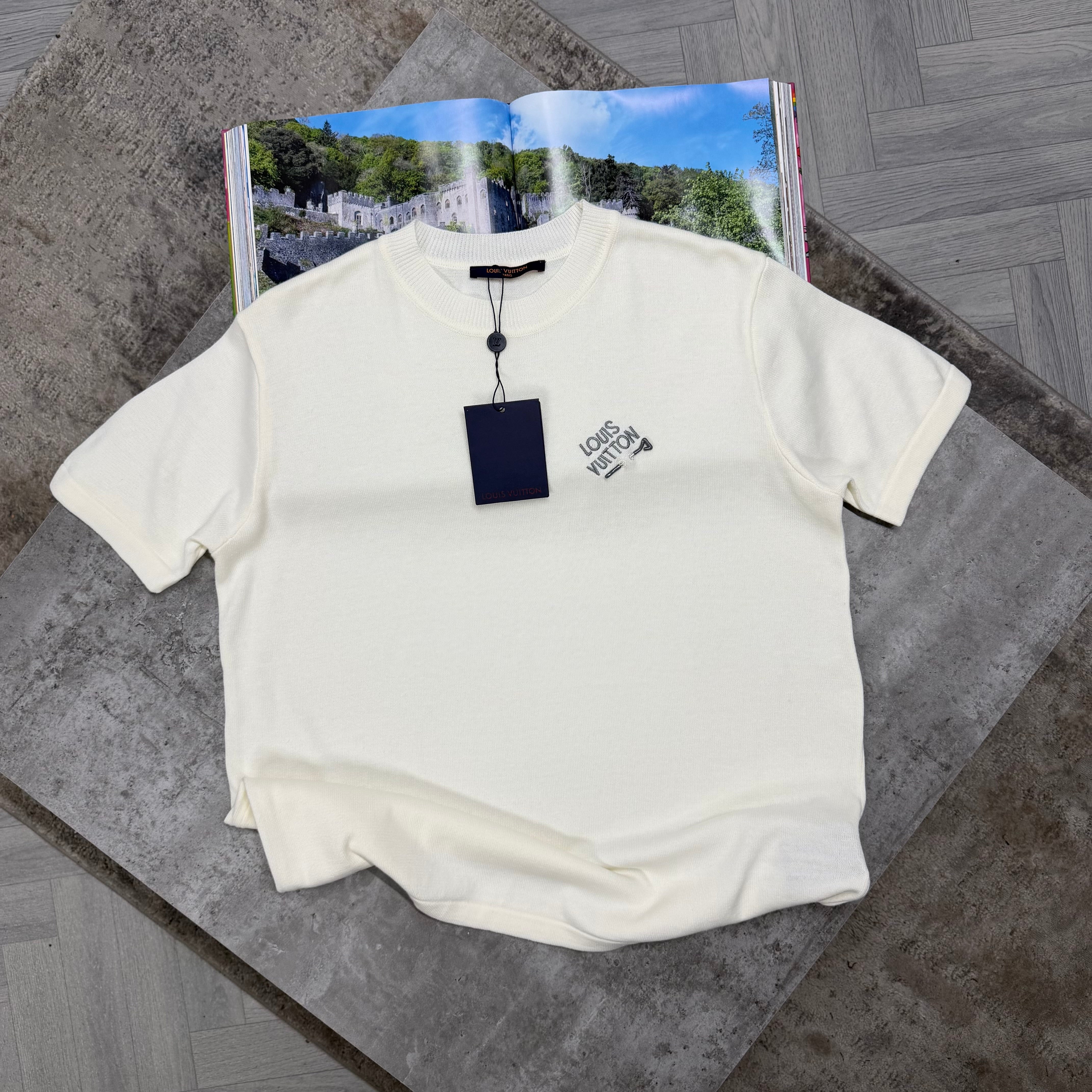 LVE PIN T SHIRT - OFF WHITE