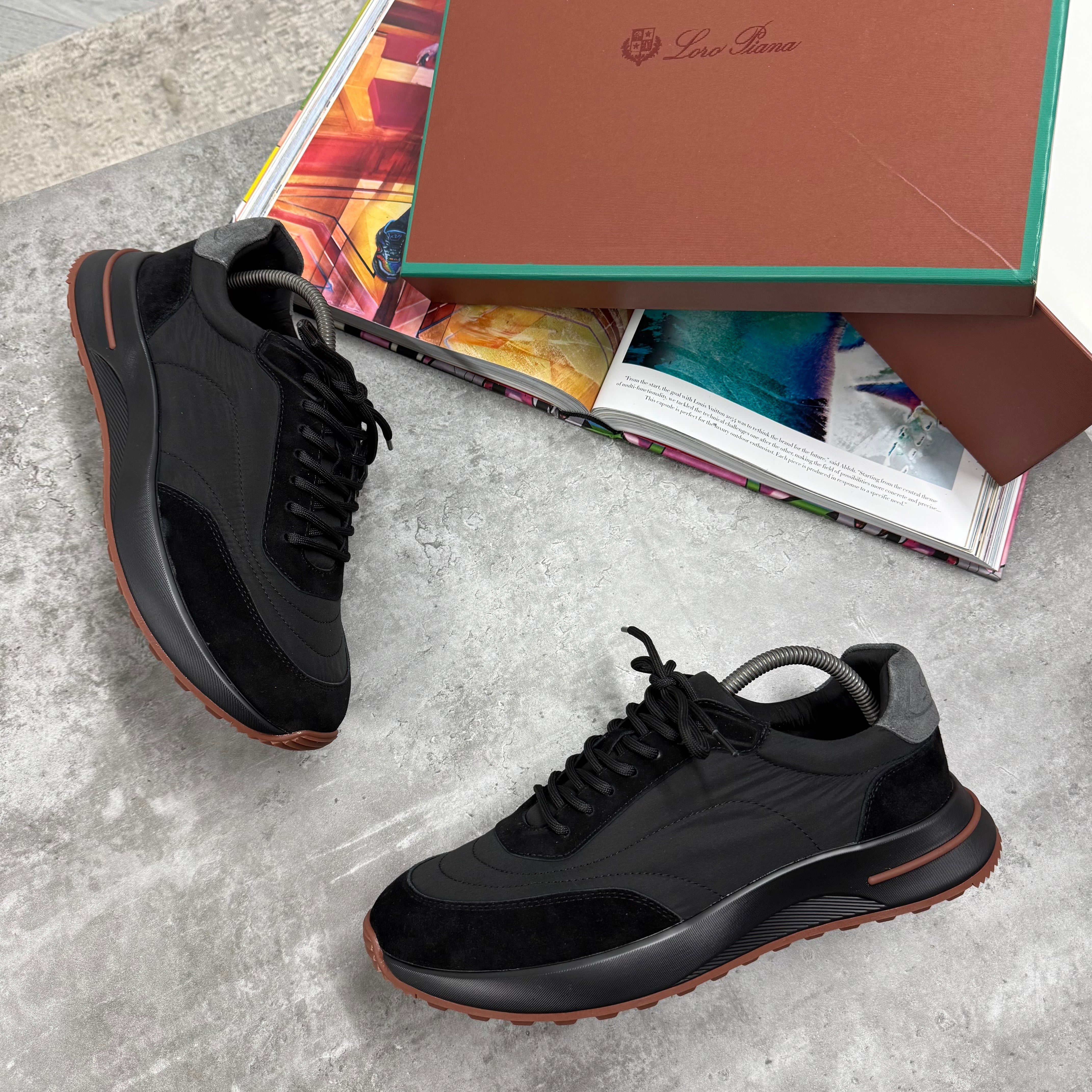 (PRE ORDER) LORO SUEDE RUNNER TRAINER - BLACK