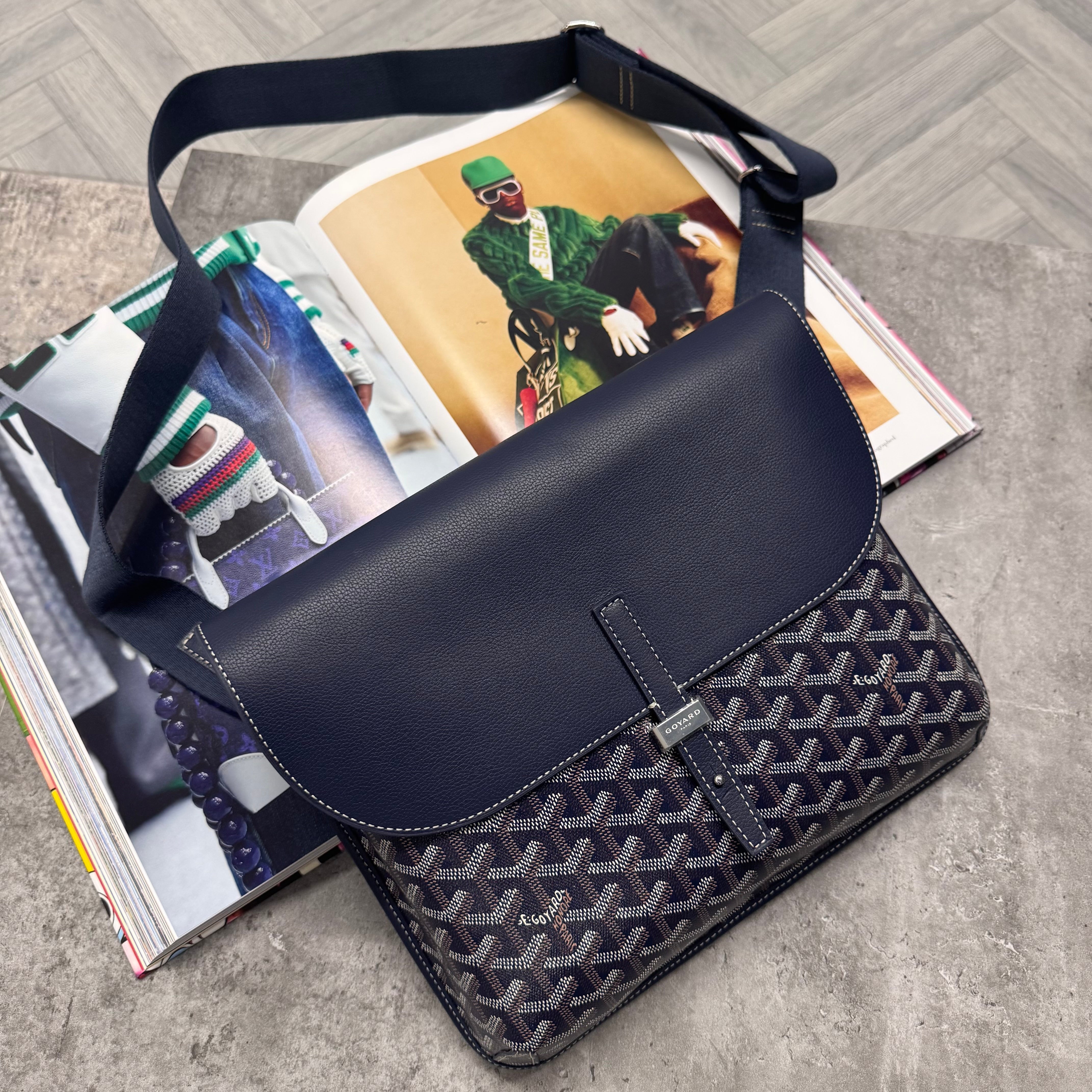 (PRE ORDER) GYRD MAN BAG - NAVY