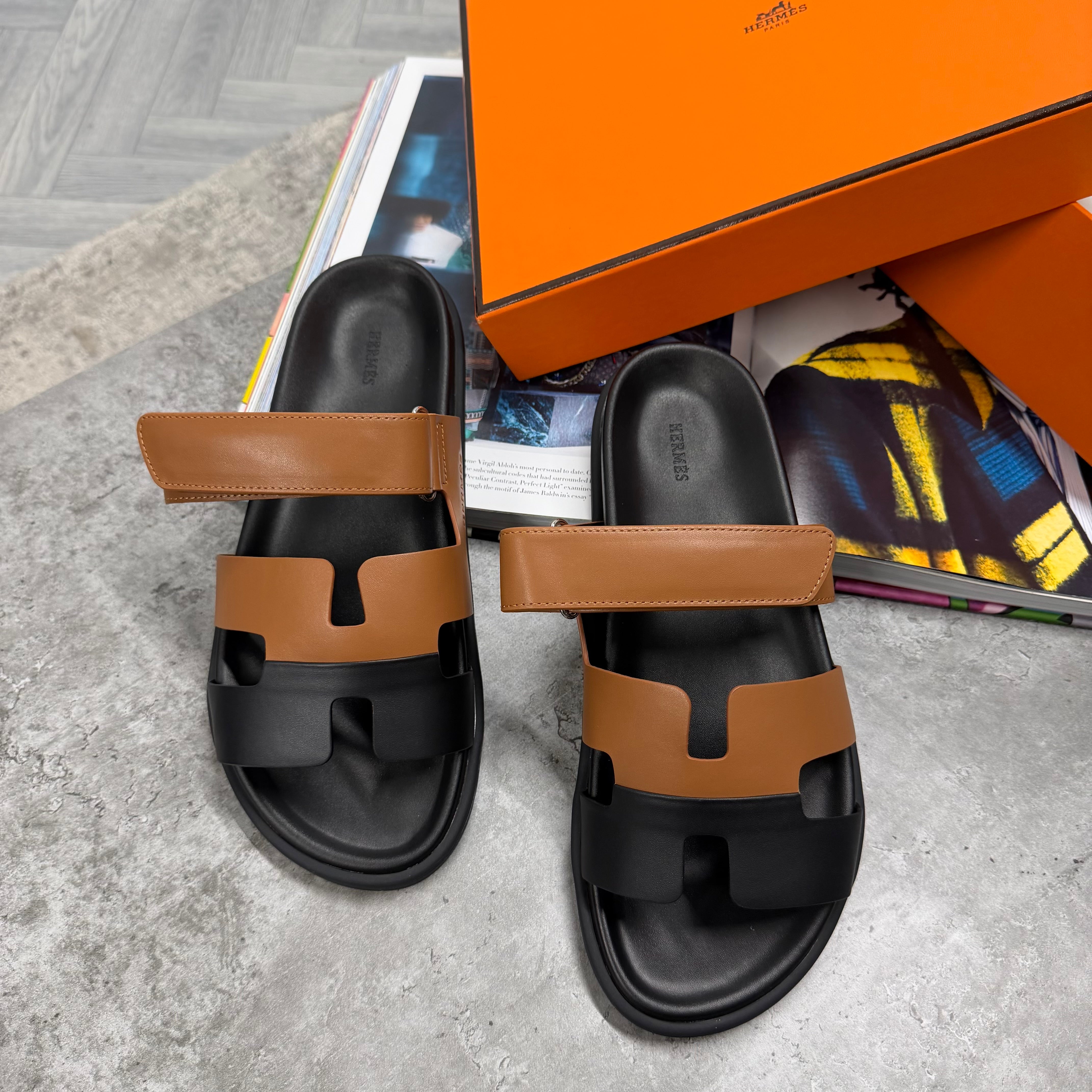 H STRAP SLIDES - TAN / BLACK