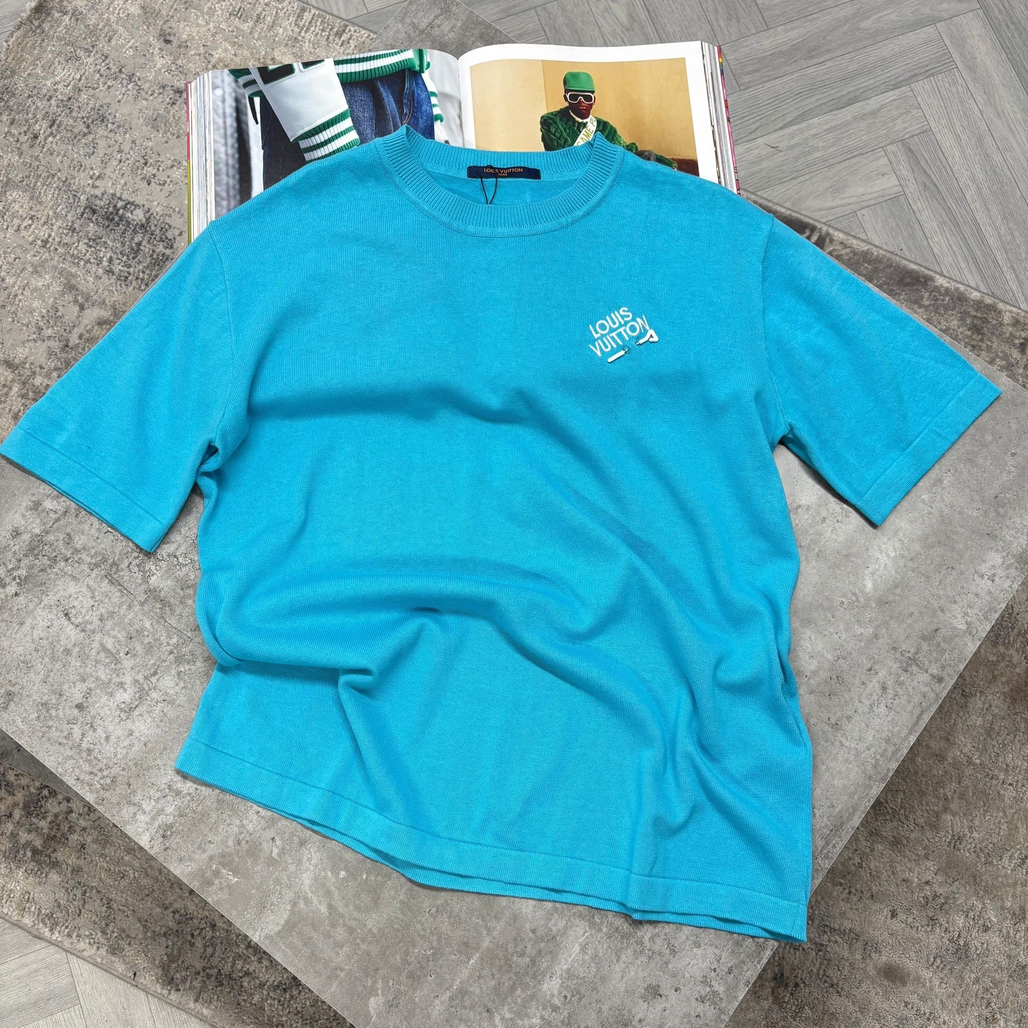LVE PIN T SHIRT - AQUA BLUE