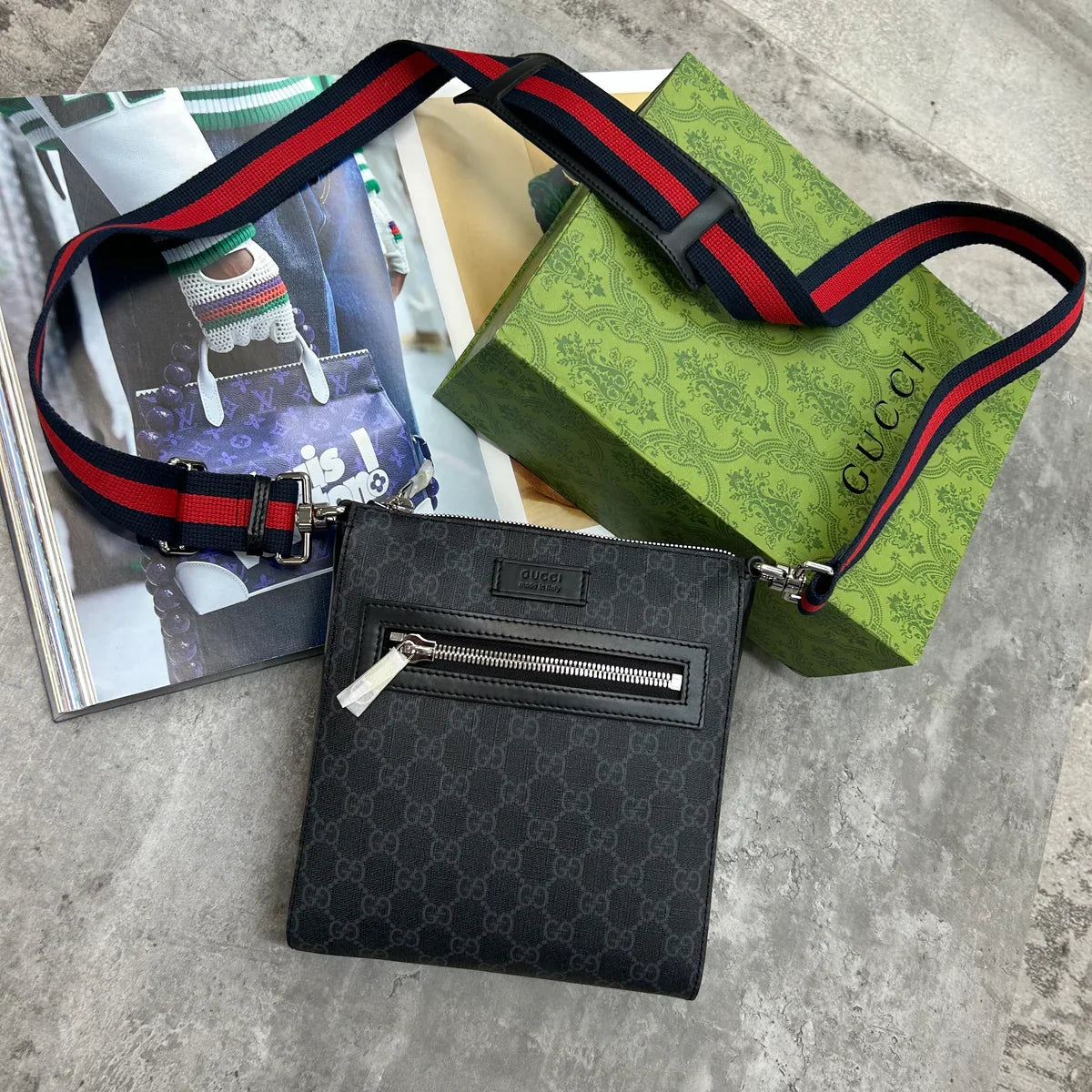 (PRE ORDER) GCI MESSENGER BAG - BLACK